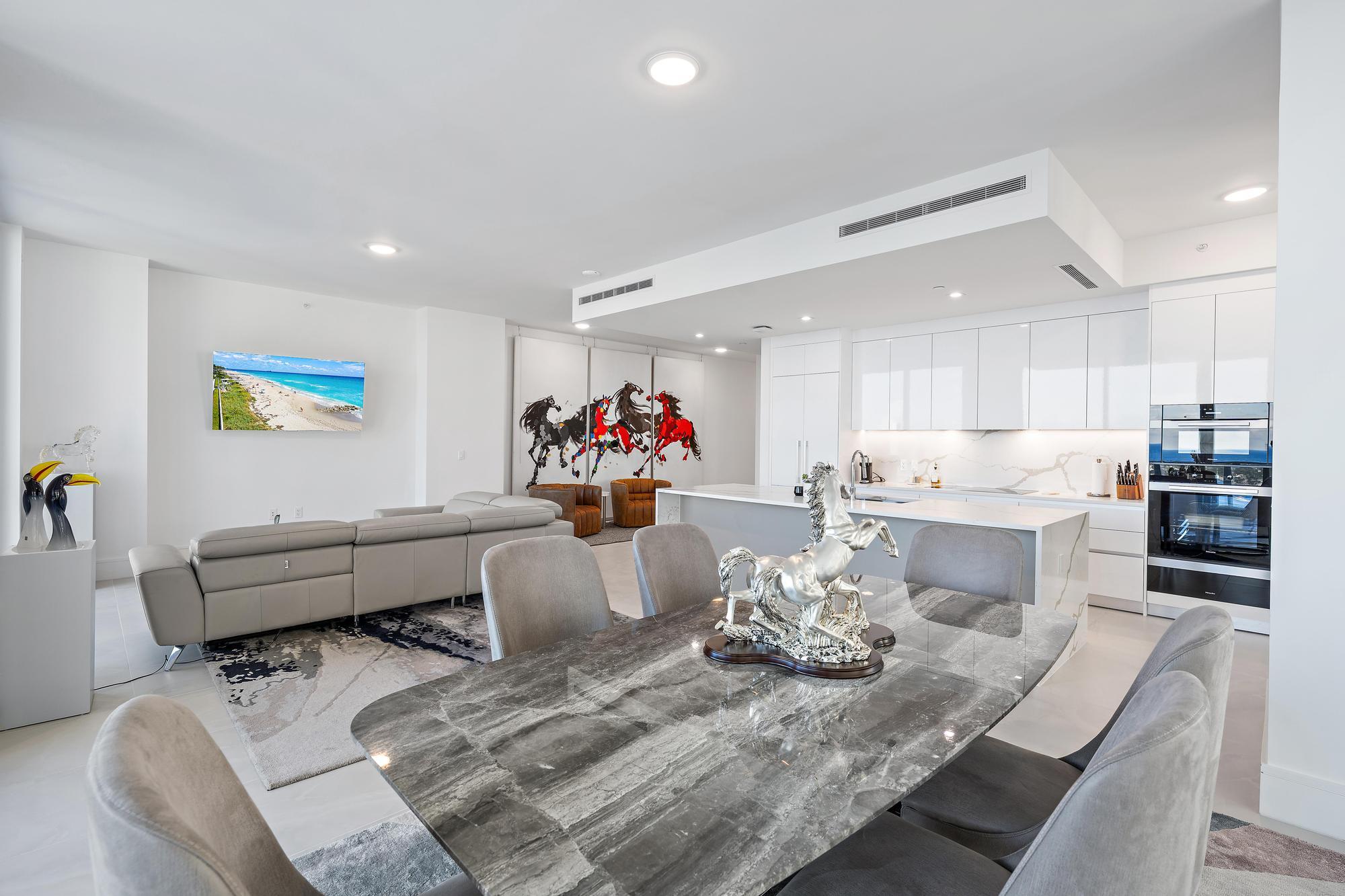 Dining & Kitchen