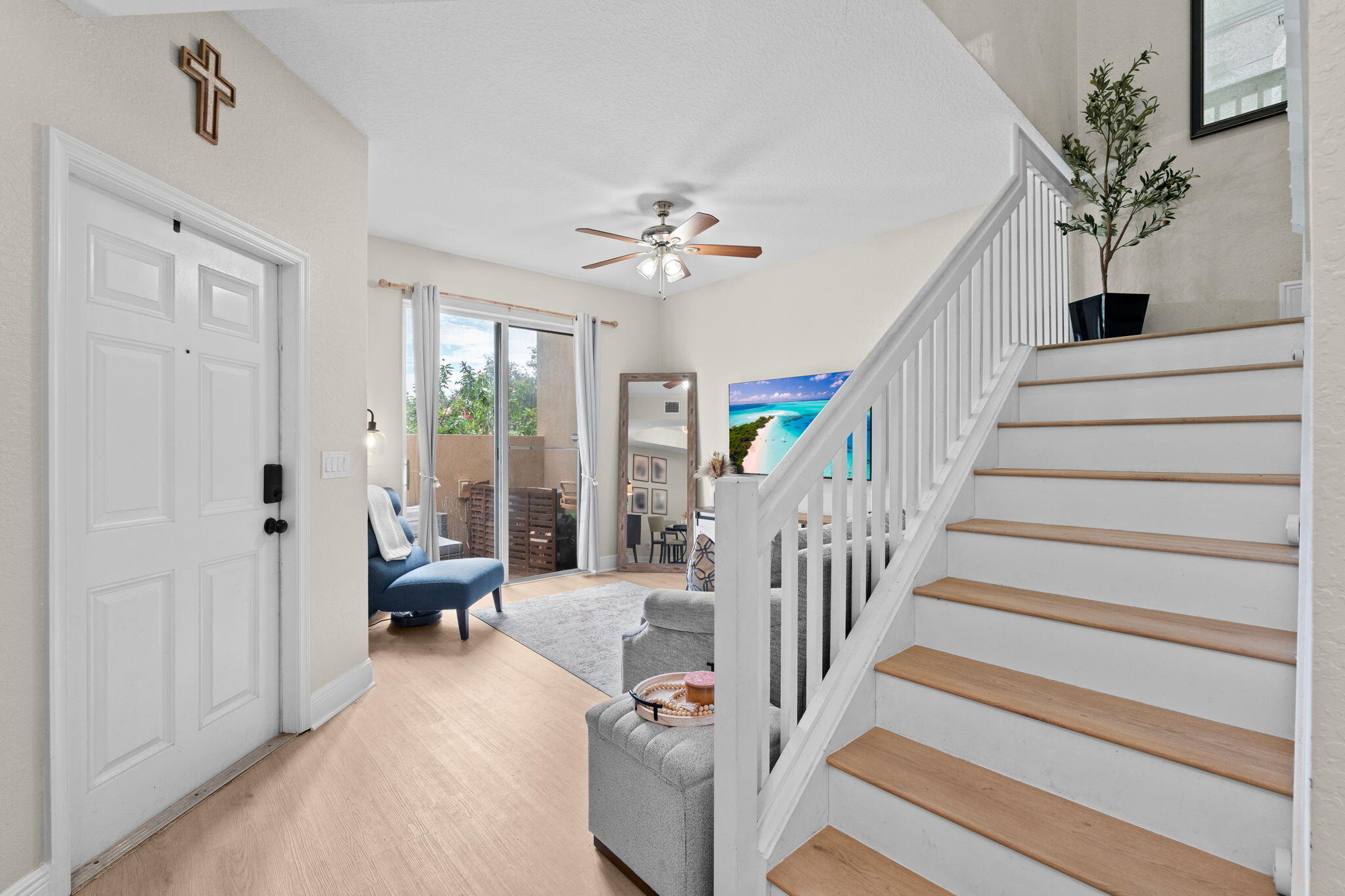 12-web-or-mls-A7408897