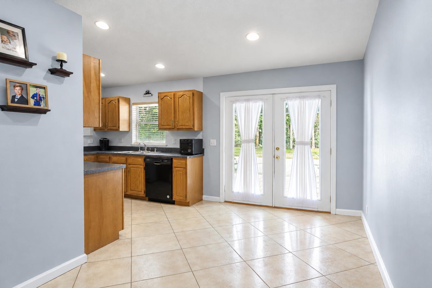 006-061-Dining-1500x1000