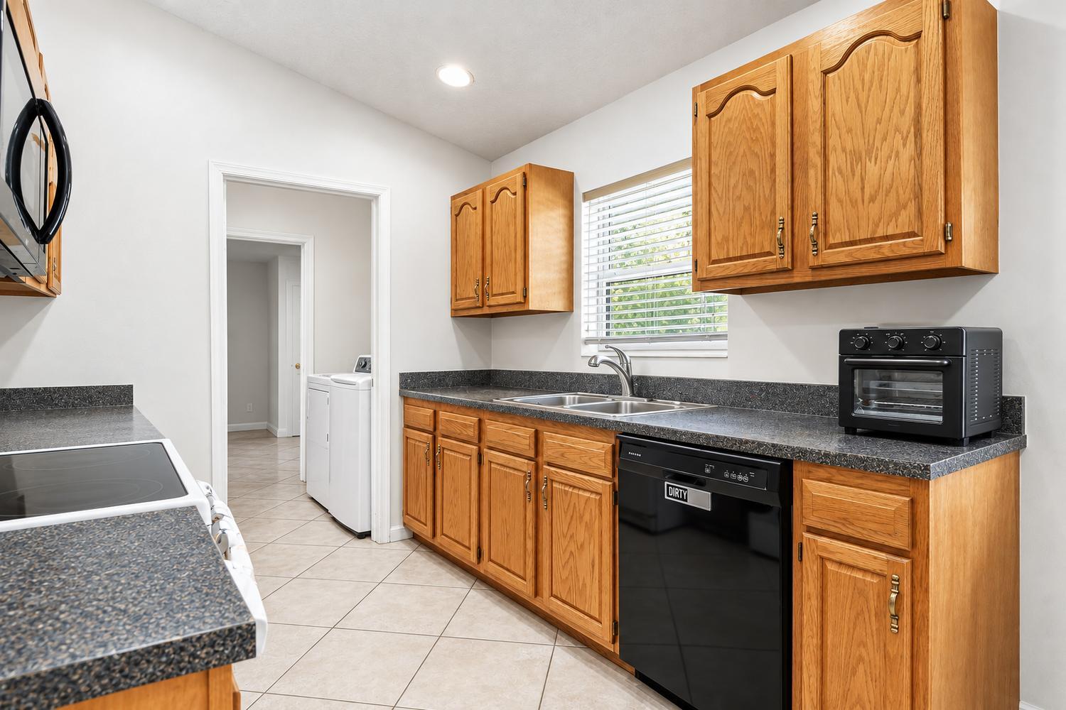 008-063-Kitchen2-1500x1000