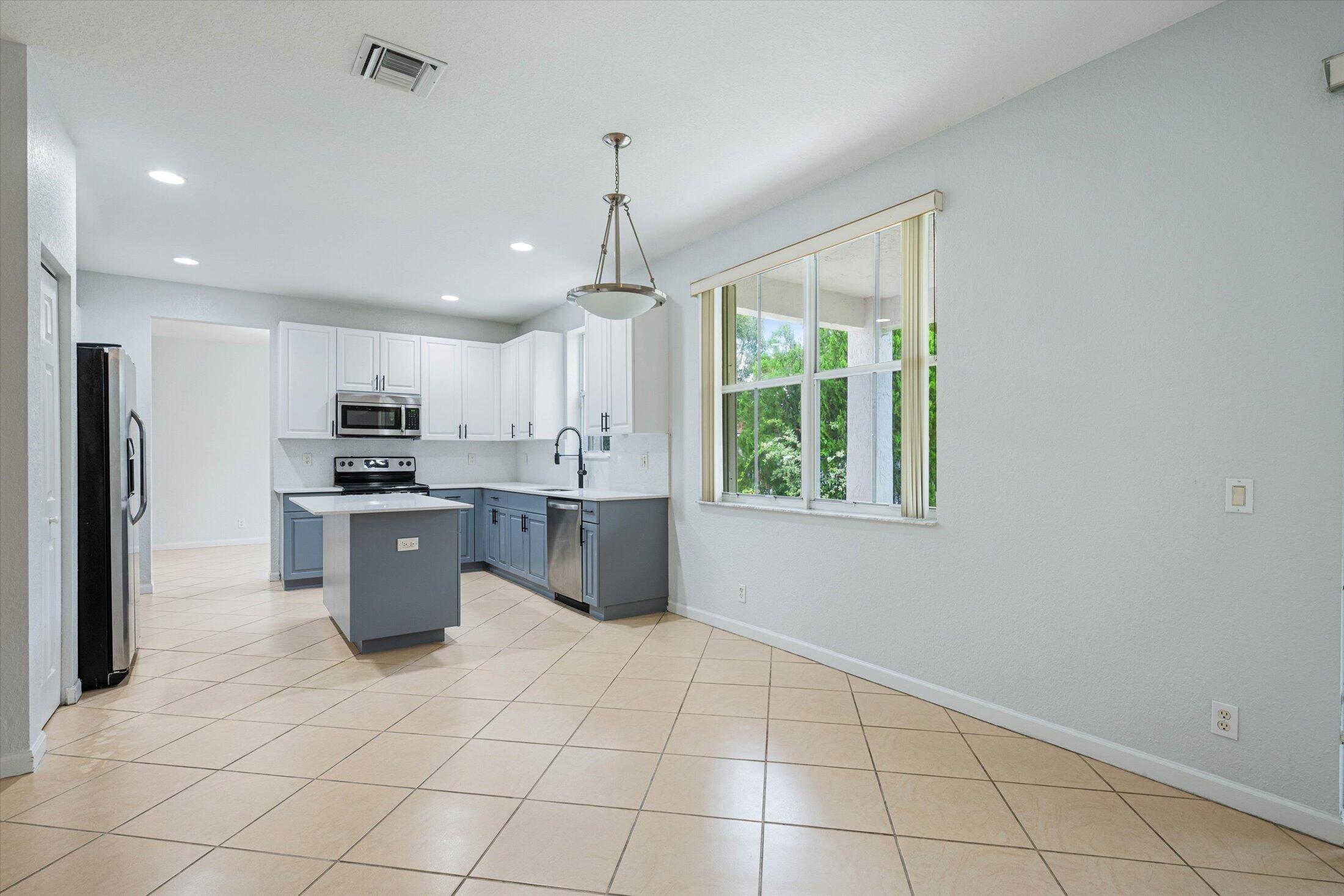 14-890 Hawthorn Terrace, Weston-20