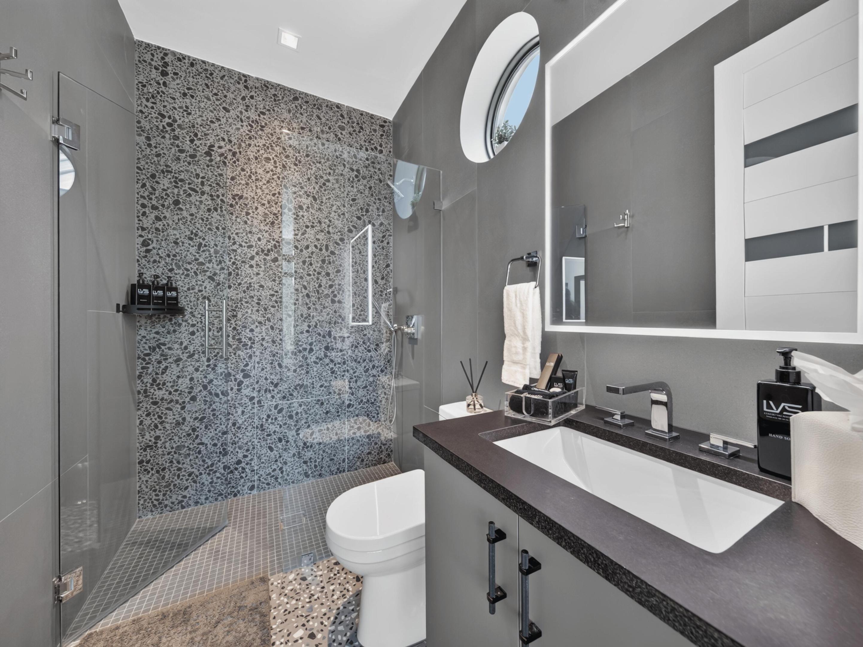 En Suite Bathroom to South Facing Queen Bedroom