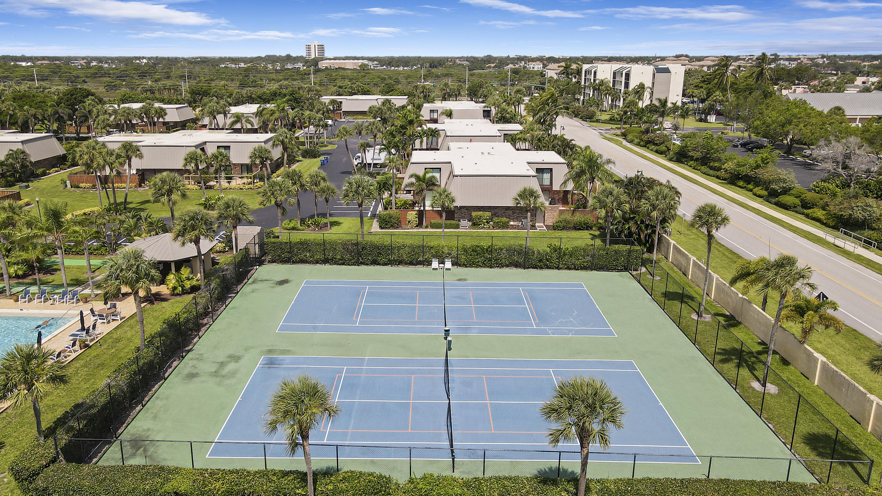 Tennis & Pickleball Courts