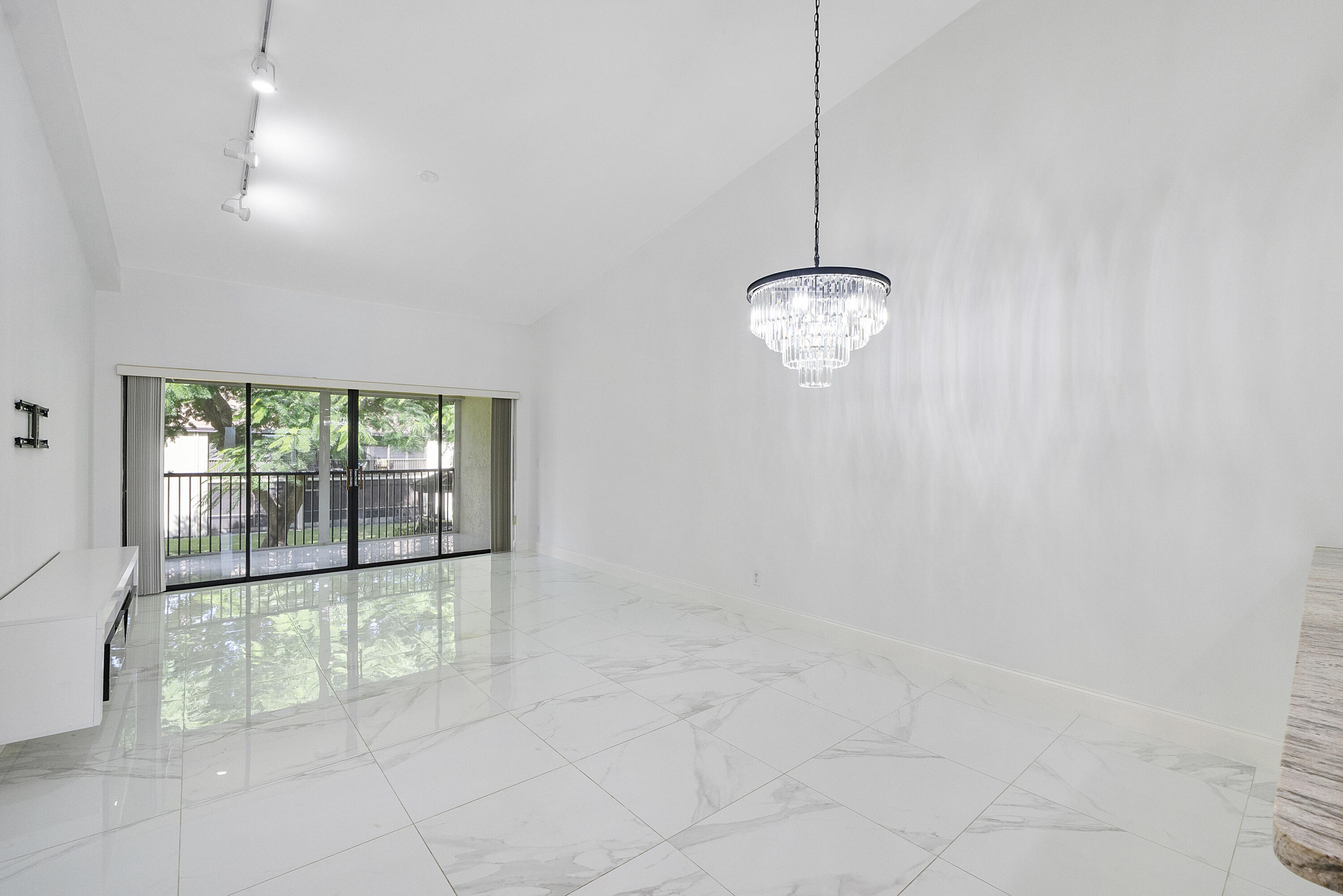 1913 Sw 15th St unit 24_010