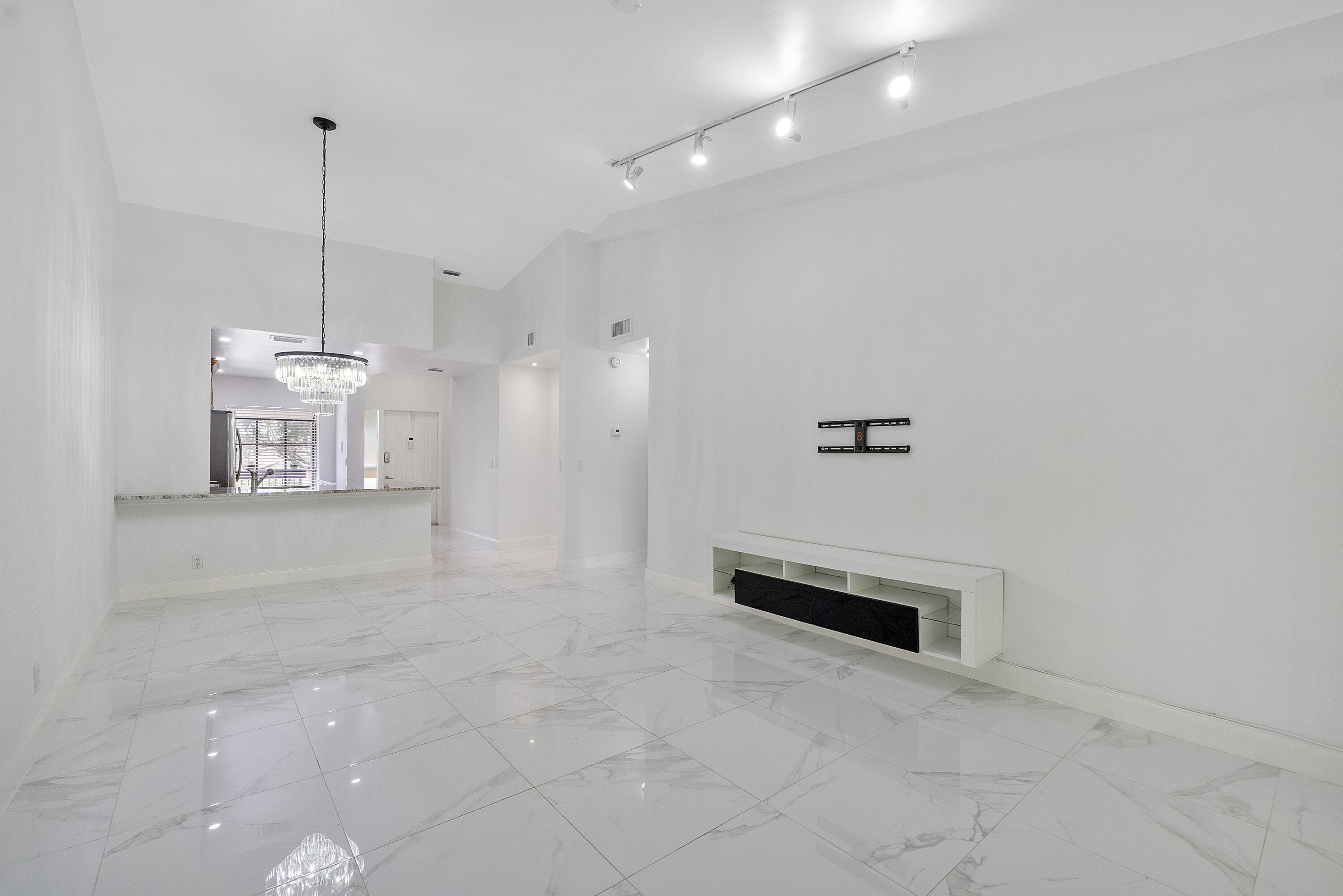 1913 Sw 15th St unit 24_015