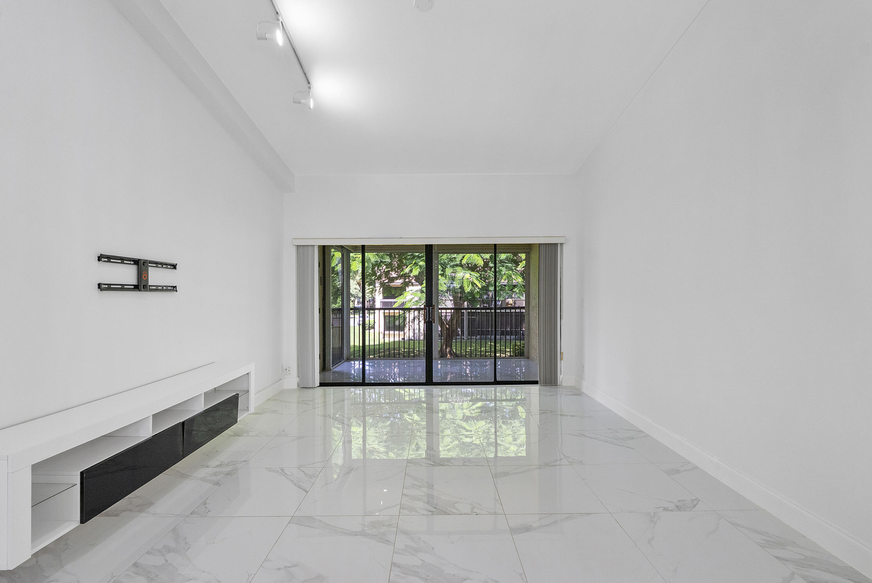 1913 Sw 15th St unit 24_014