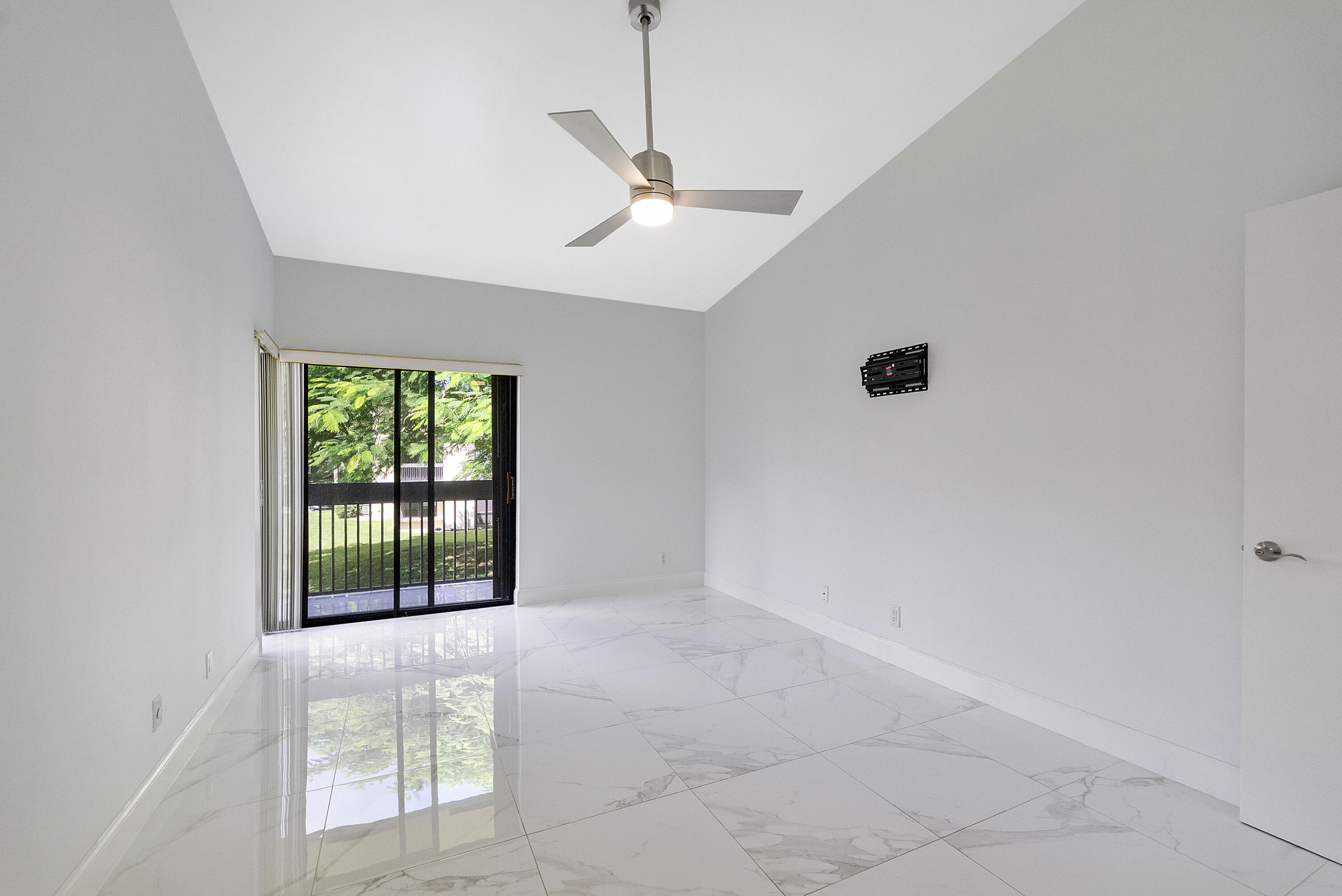 1913 Sw 15th St unit 24_026