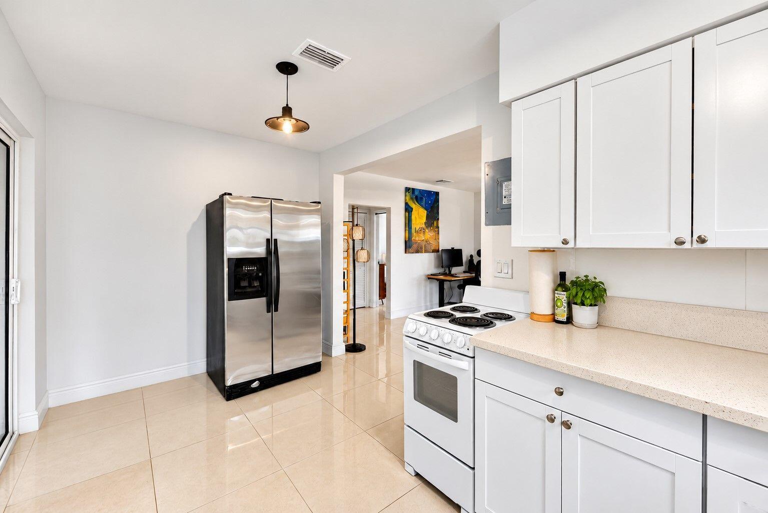 13-web-or-mls-Kitchen 2
