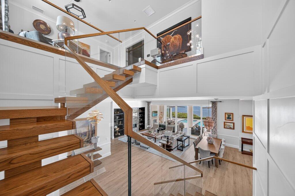 stairsopenliving1.jpg-SMALL