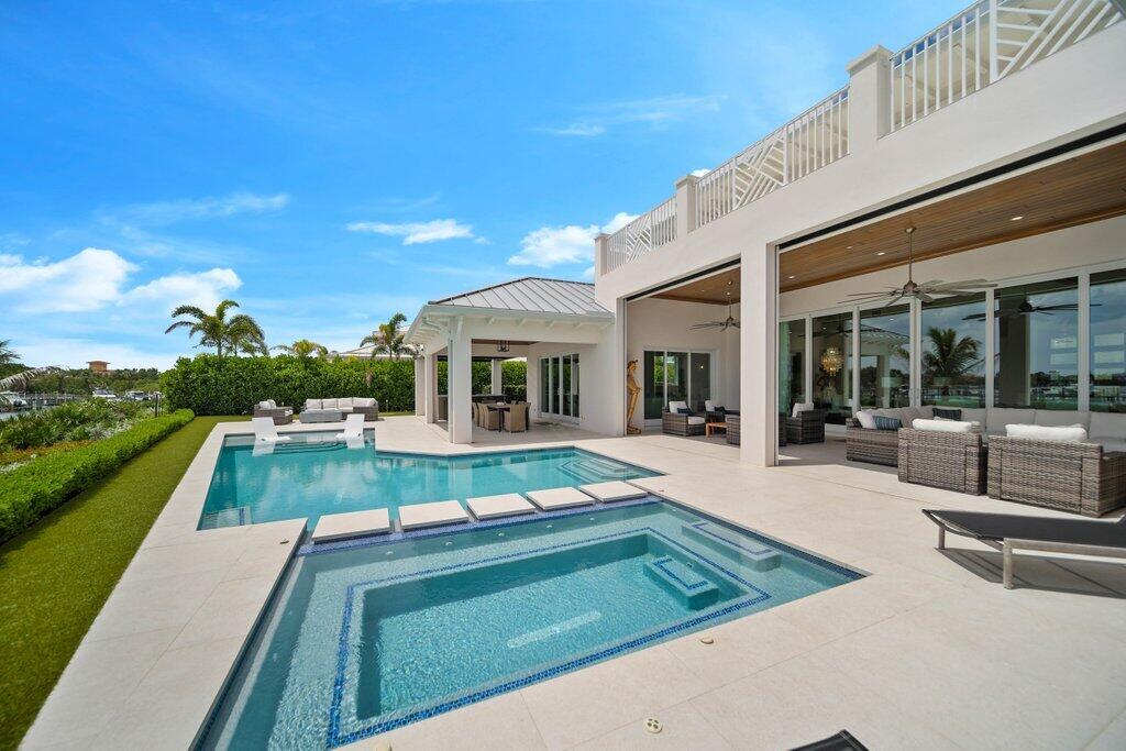 outdoorliving5.jpg-SMALL