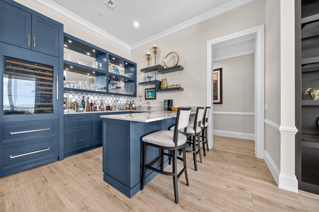bar1.jpg-SMALL