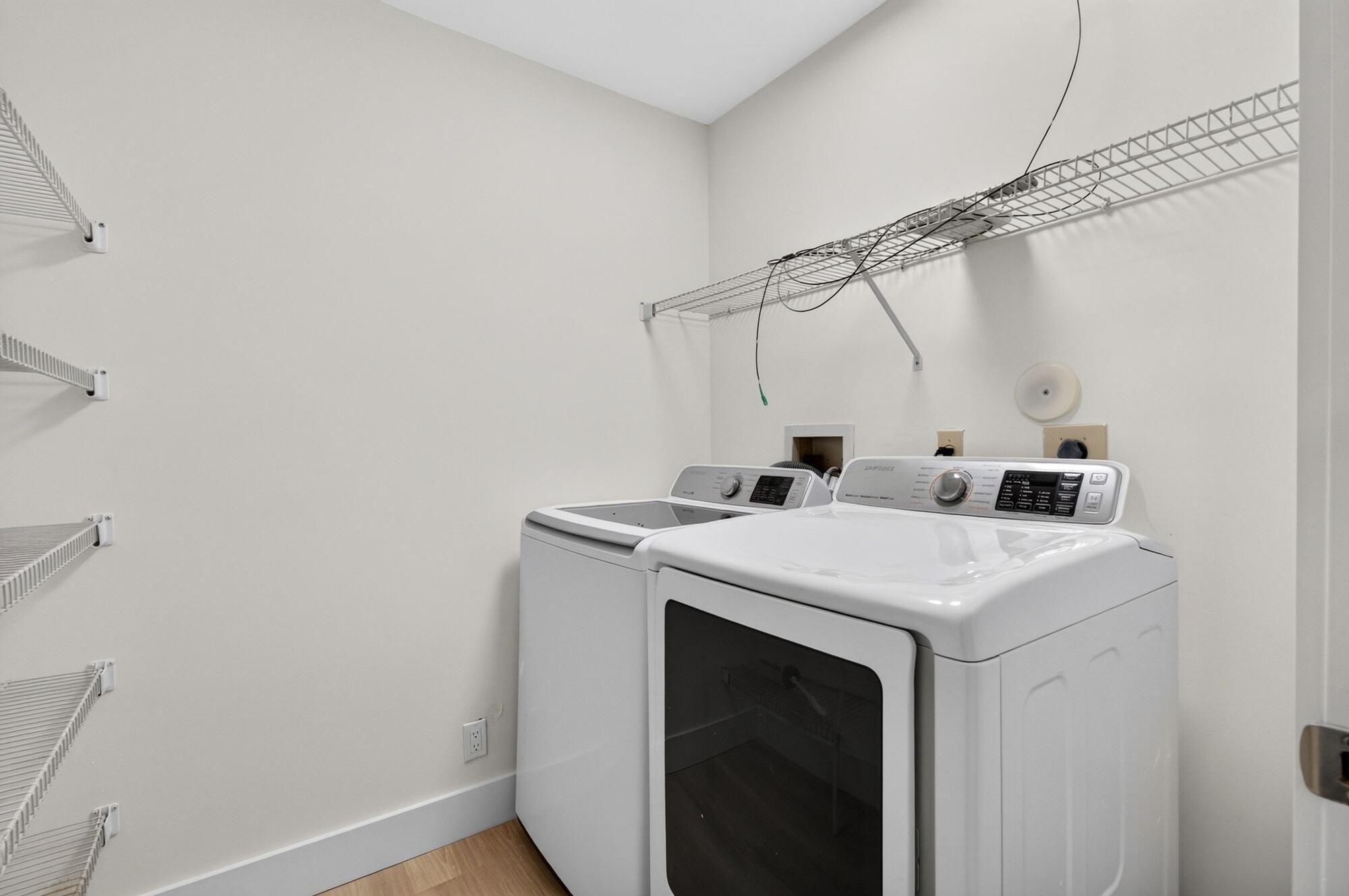 15_Indoor_laundry
