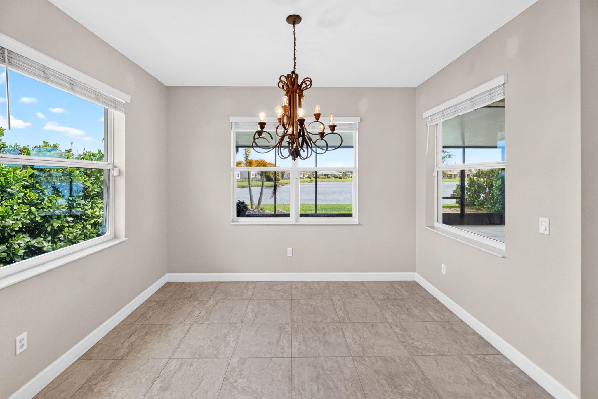34-web-or-mls-Dining room 1