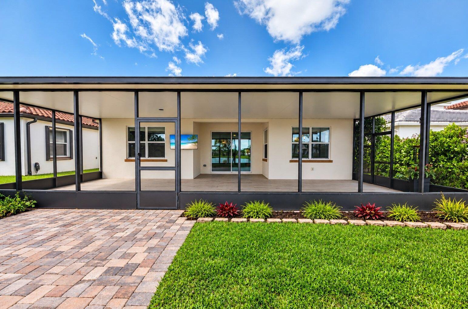 70-web-or-mls-Backyard 1