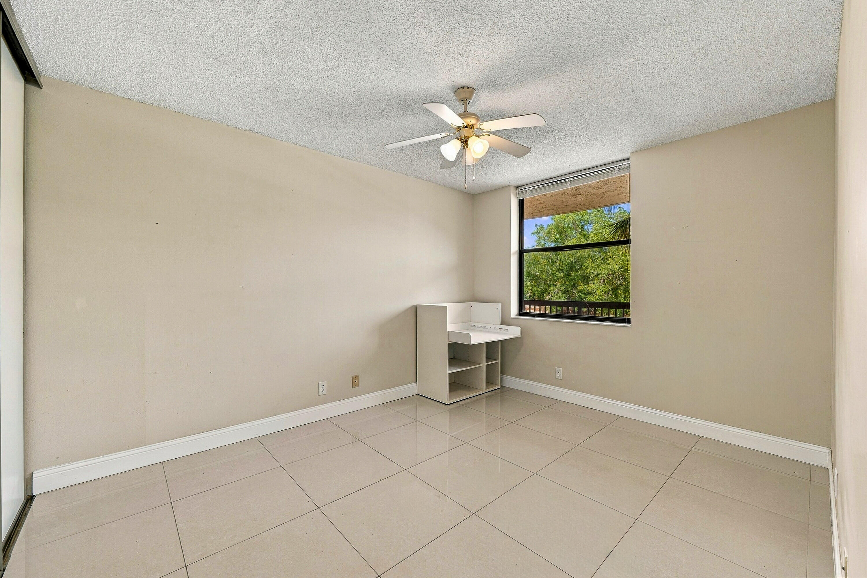 31_bedroom
