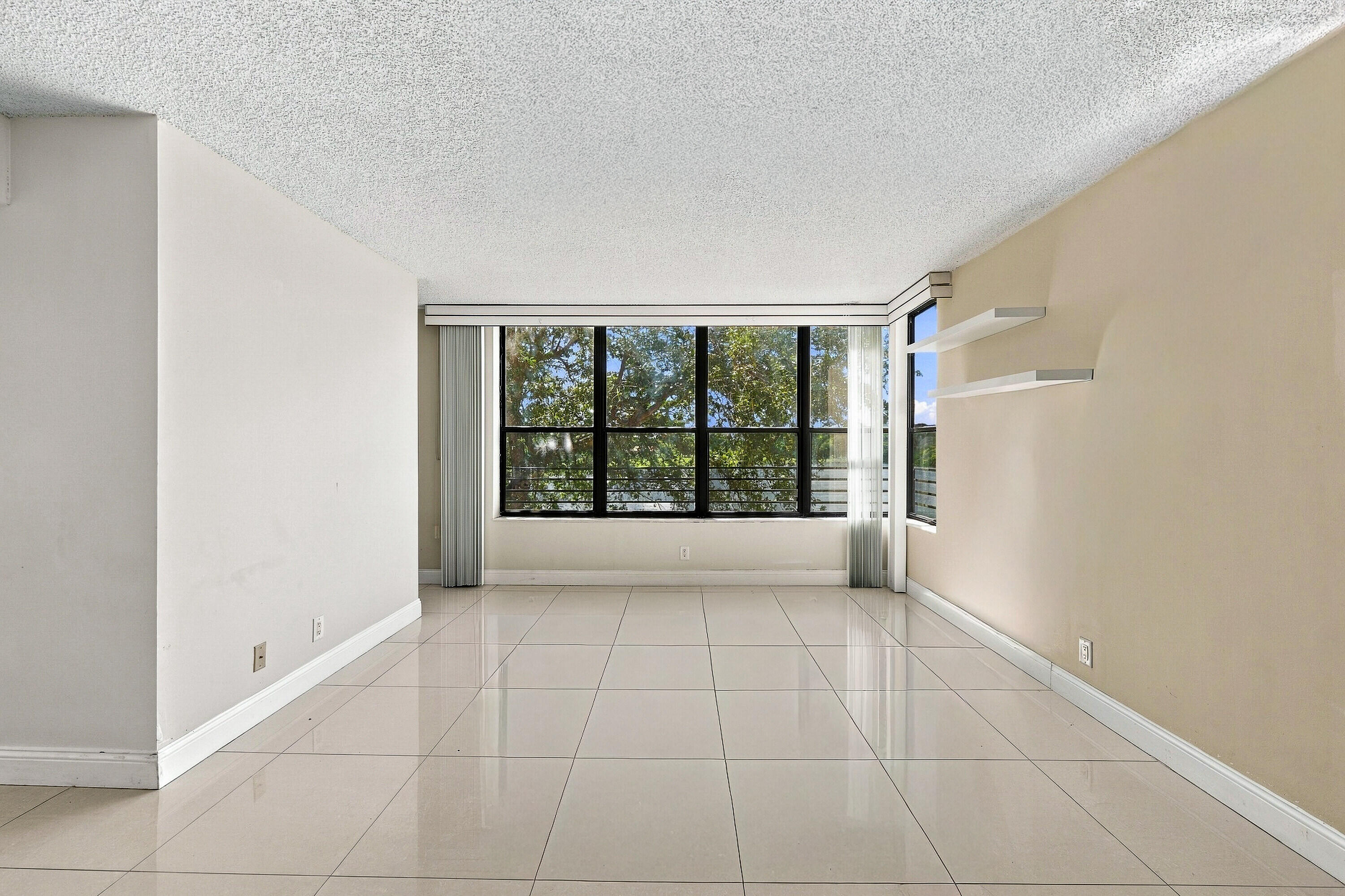 19_living room