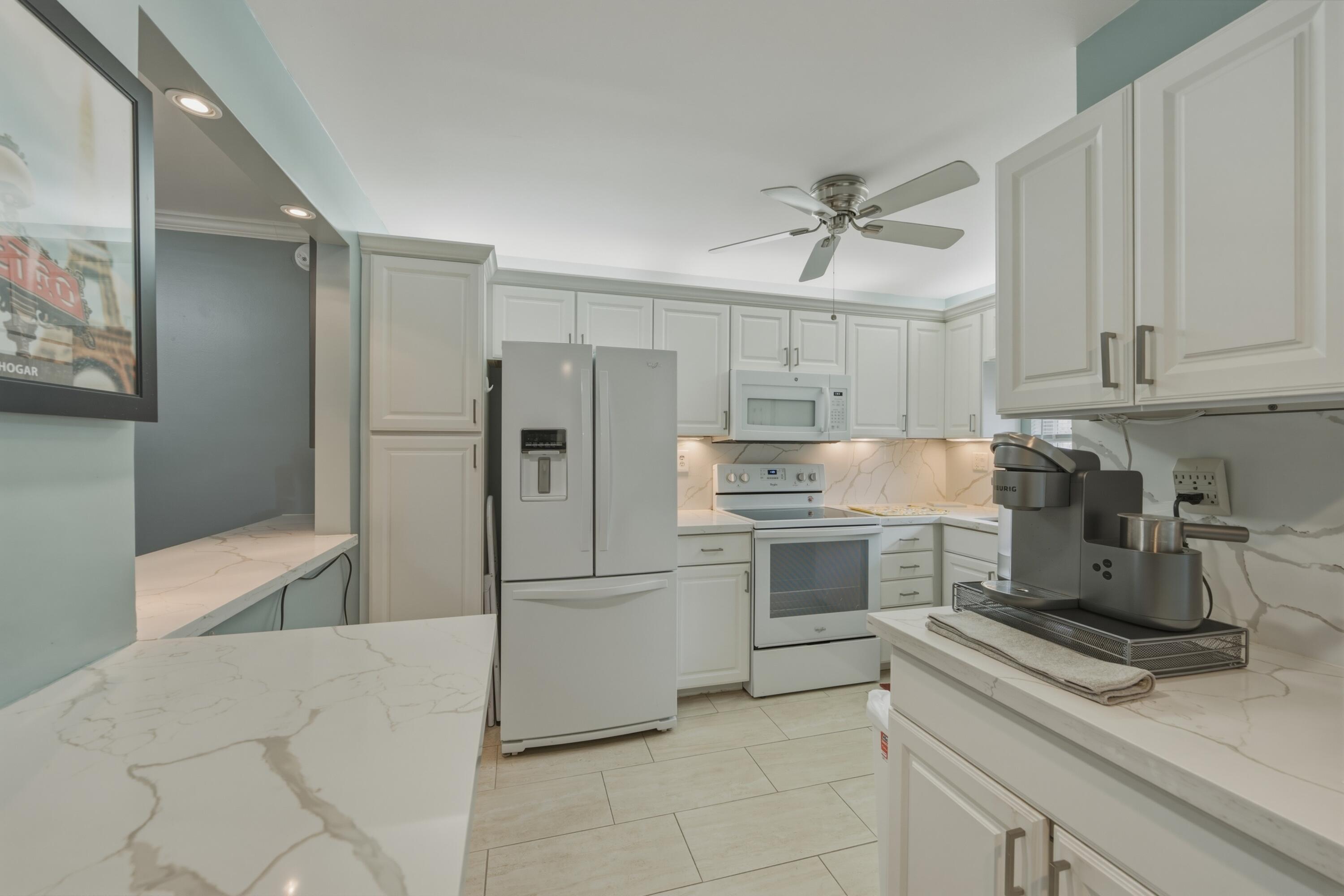 11. Kitchen 2. jpg