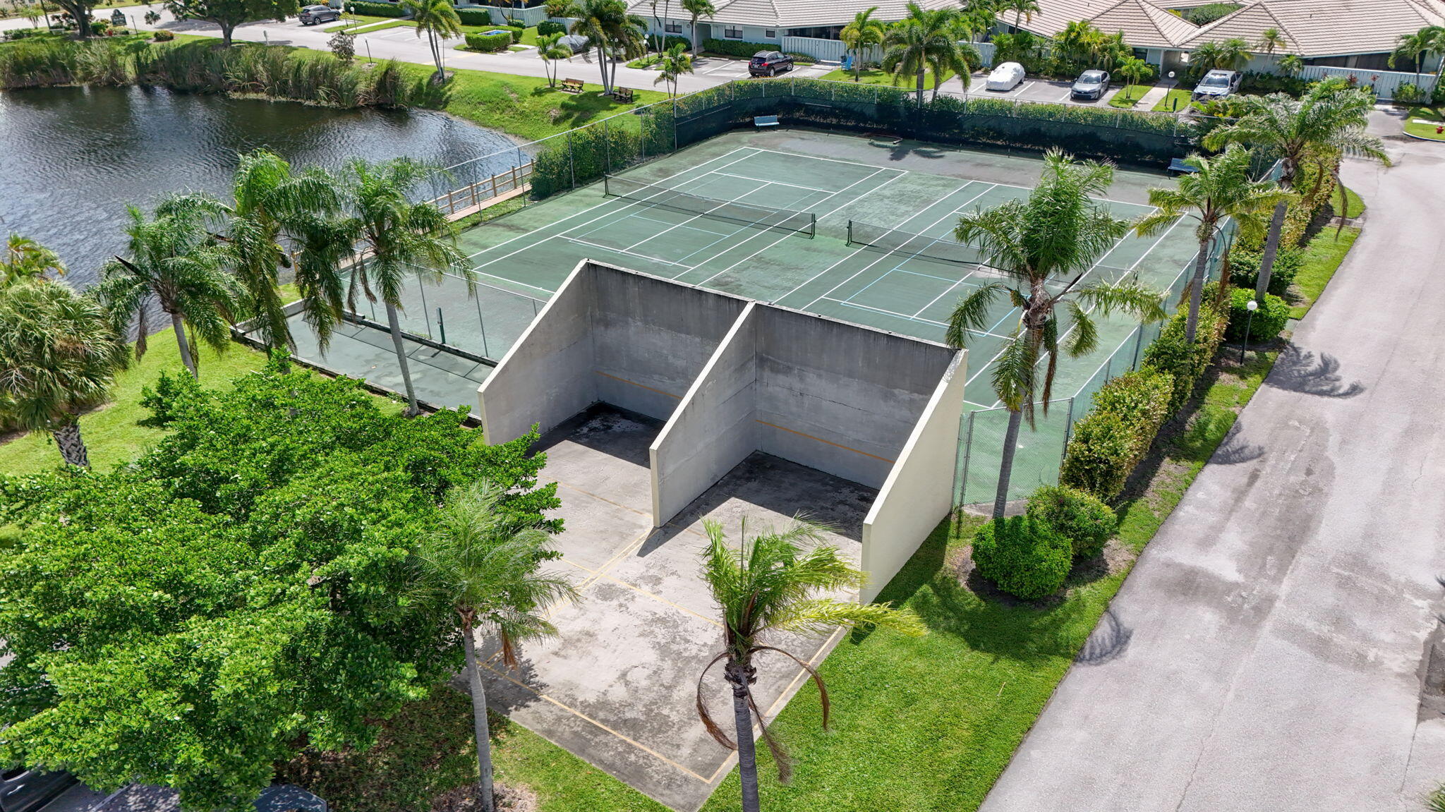 Handball & Tennis courts
