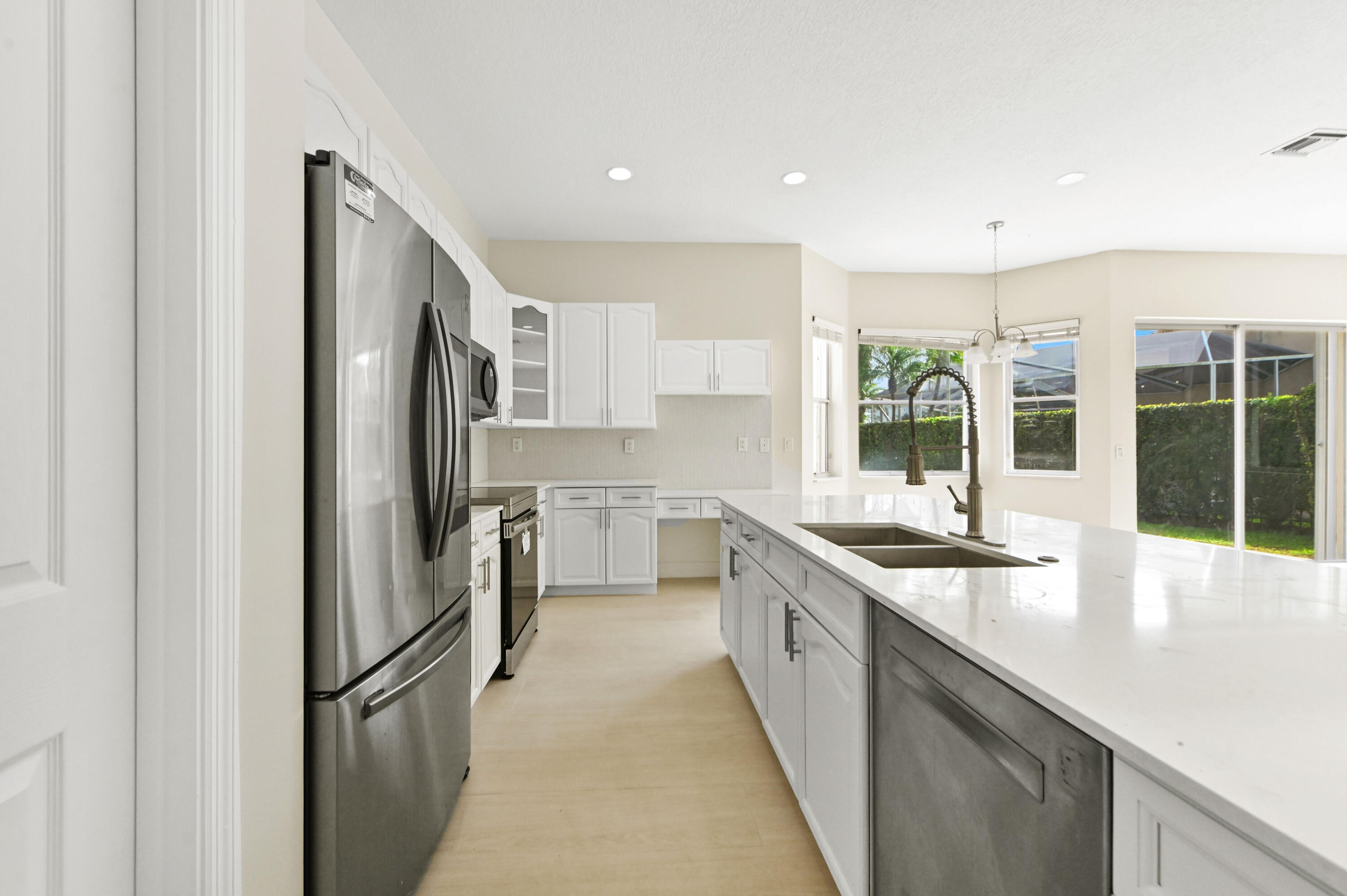 12 Kitchen 02