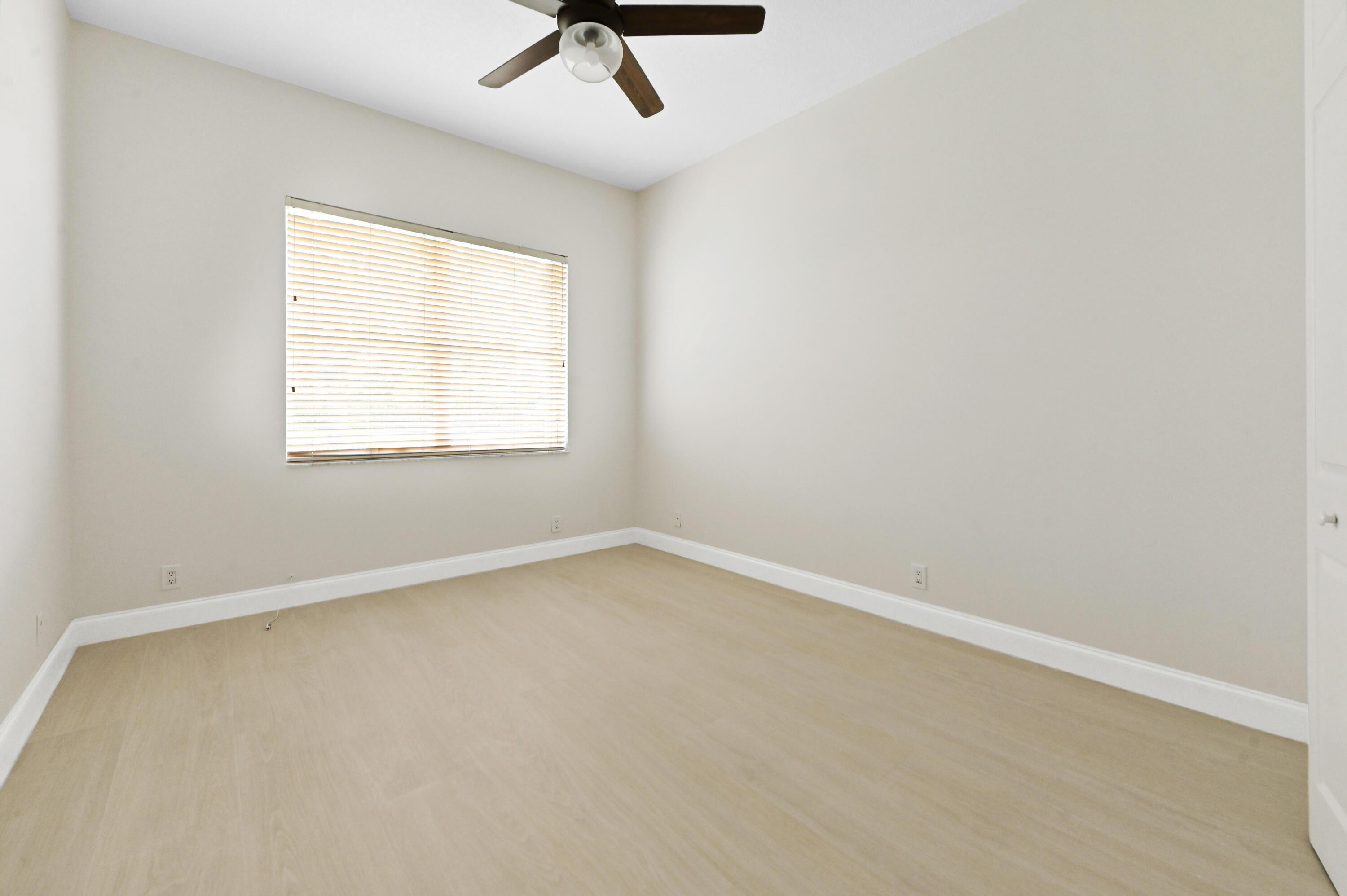 20 Bedroom 01