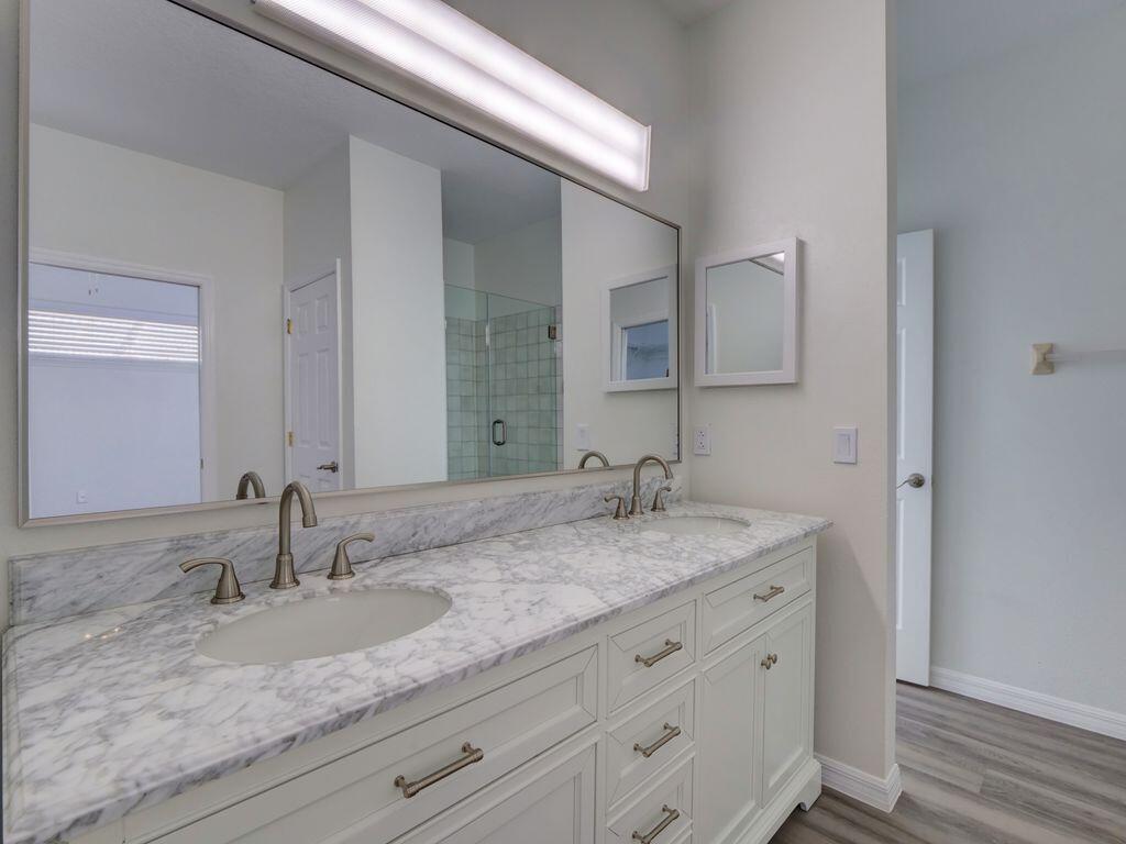 9013 Heathland master bath