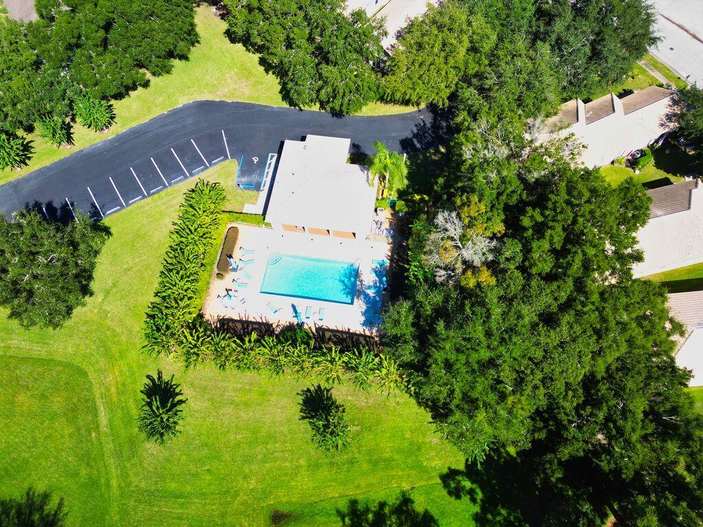 9013 Heathland aerial pool