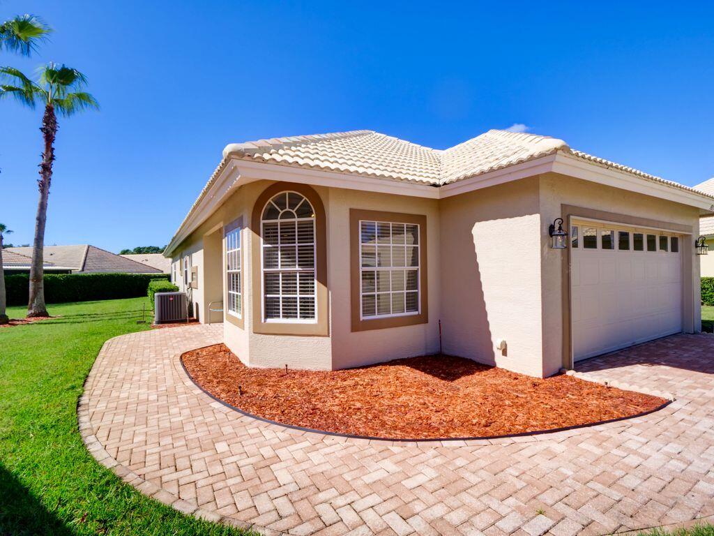 9013 Heathland side entrance