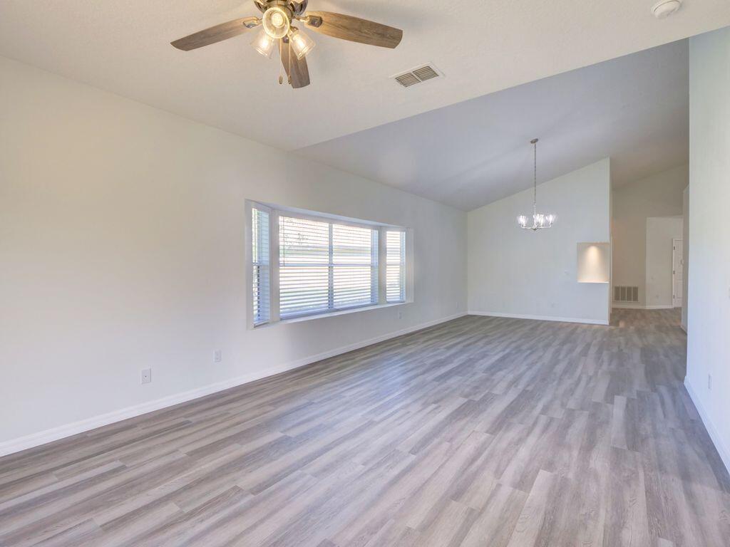 9013 Heathland bay window