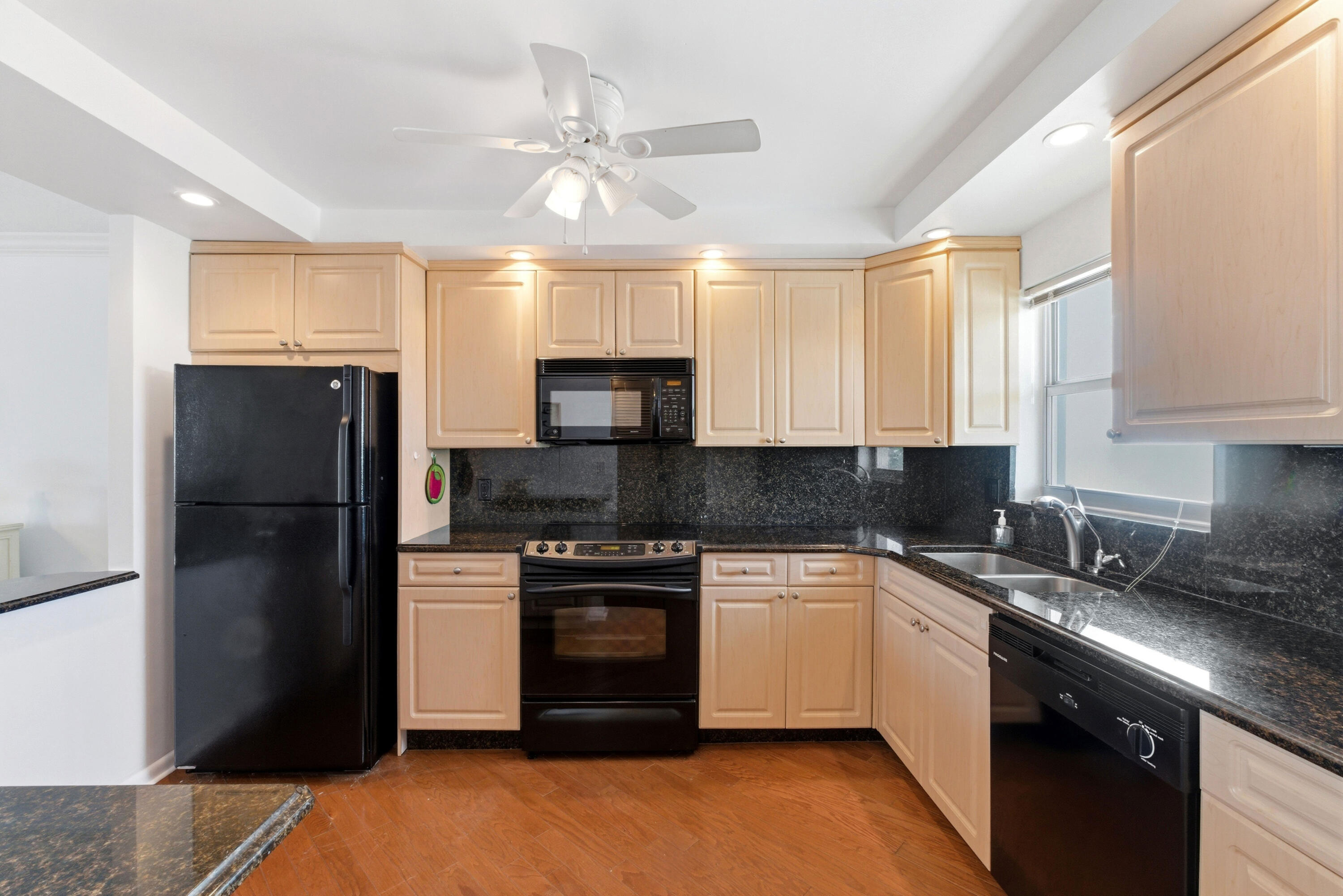 511 Bayshore Dr U410 _034