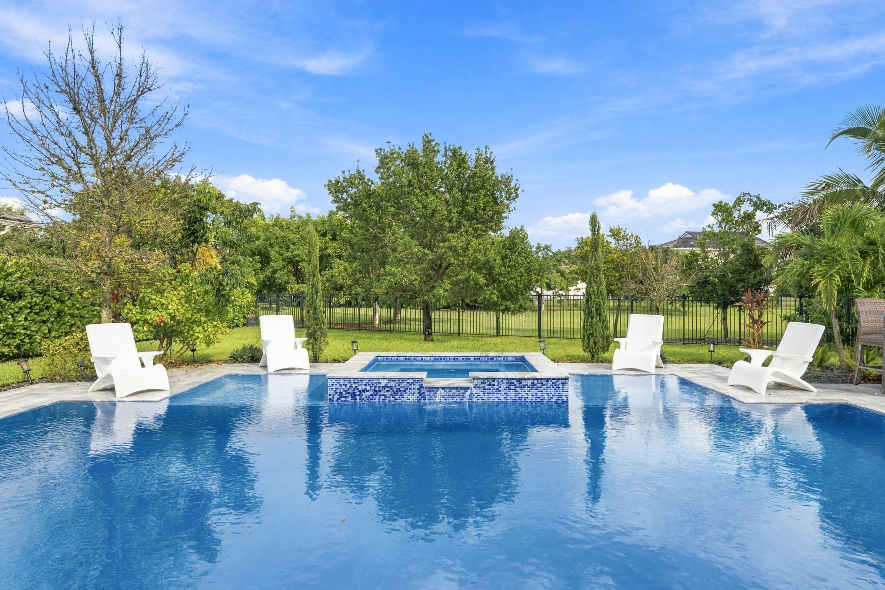 2024 Salt-Water Pool & Spa 2024 Salt-Water Pool & Spa