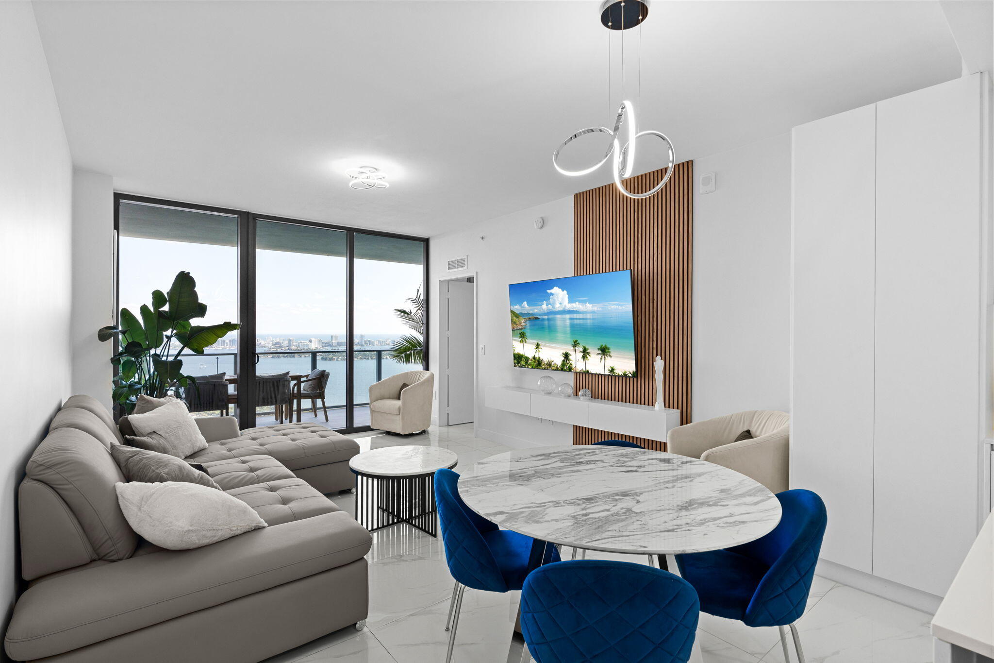 12-web-or-mls-A7401413