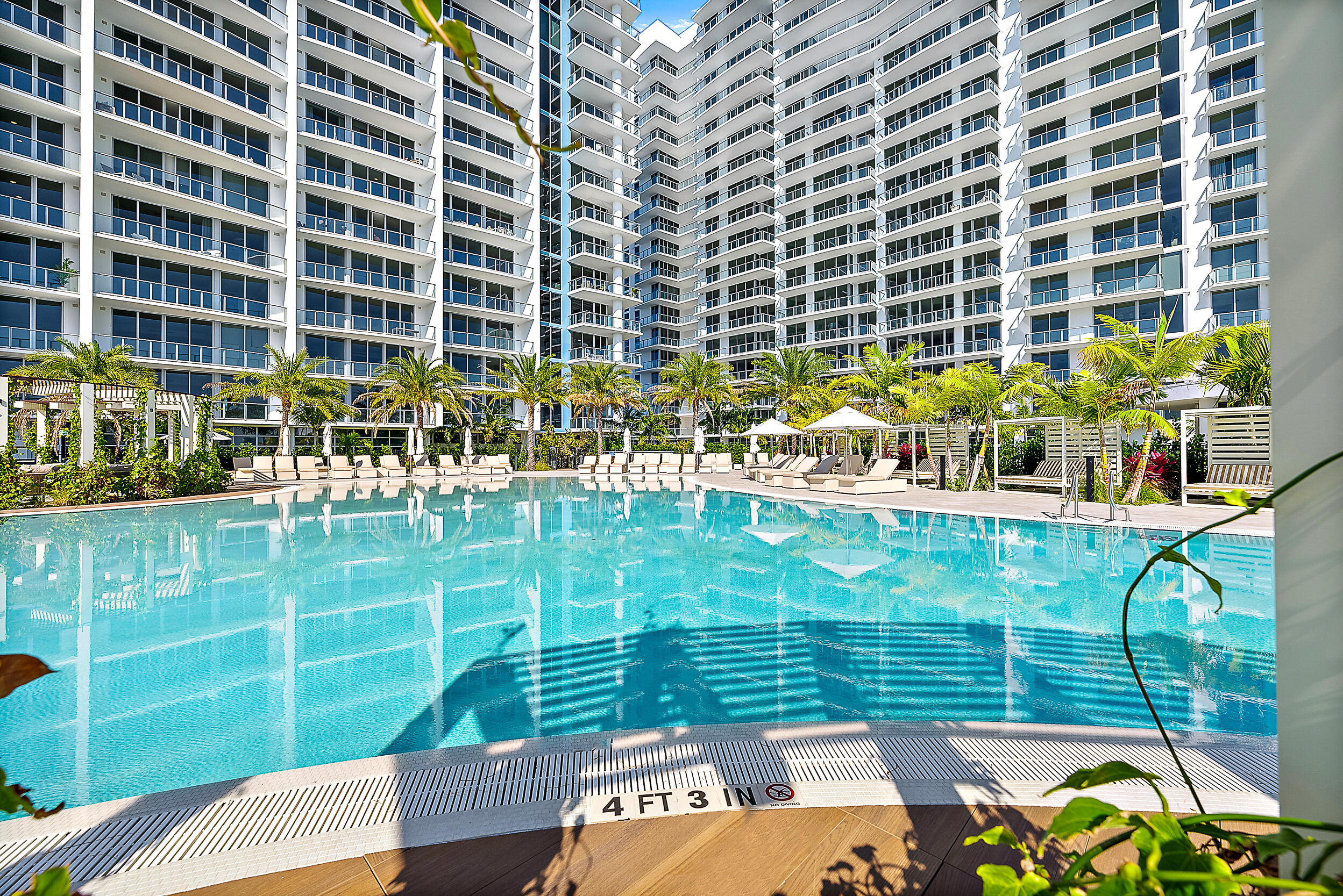 6th Floor Pool