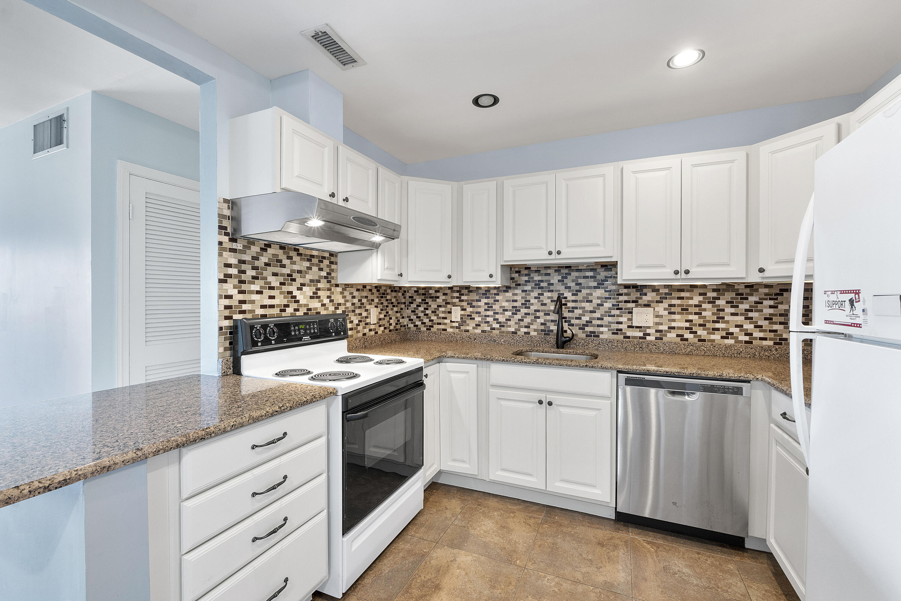 6253 Bay Club Dr unit 3_016