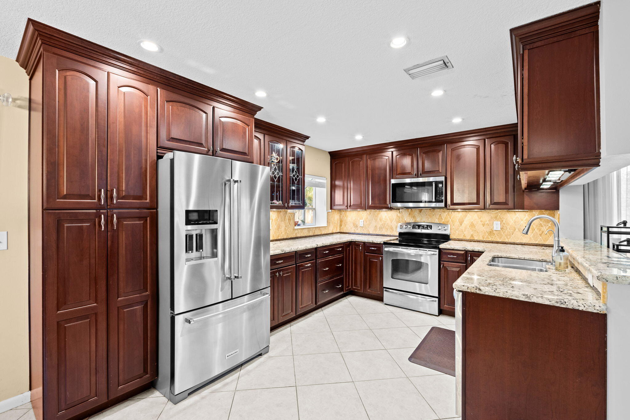 19-web-or-mls-A7401919