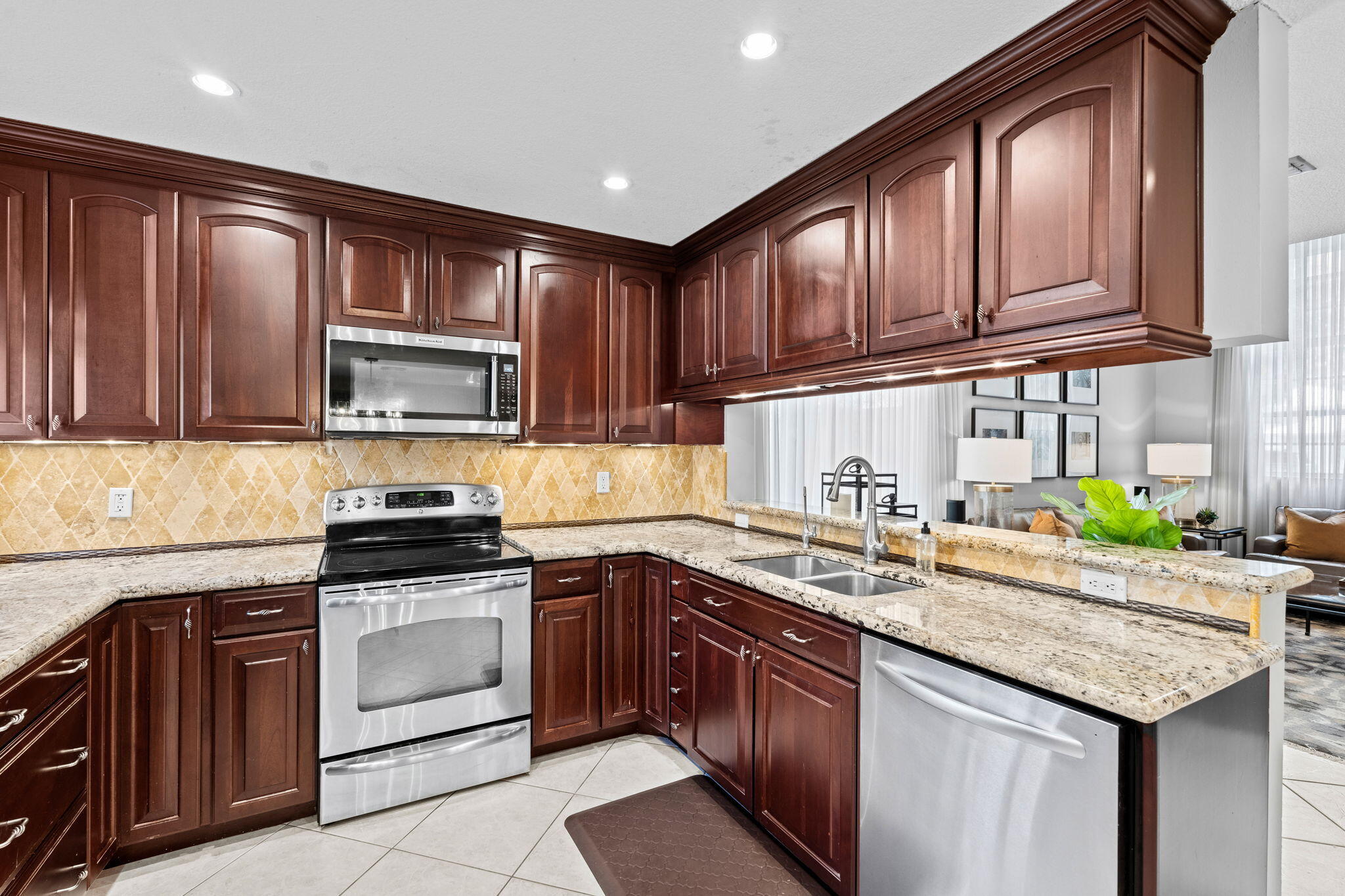 20-web-or-mls-A7401928