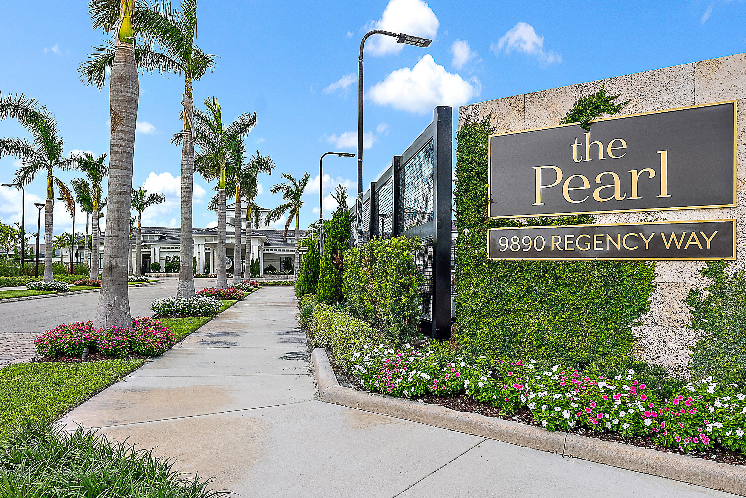 The Pearl - Clubhouse