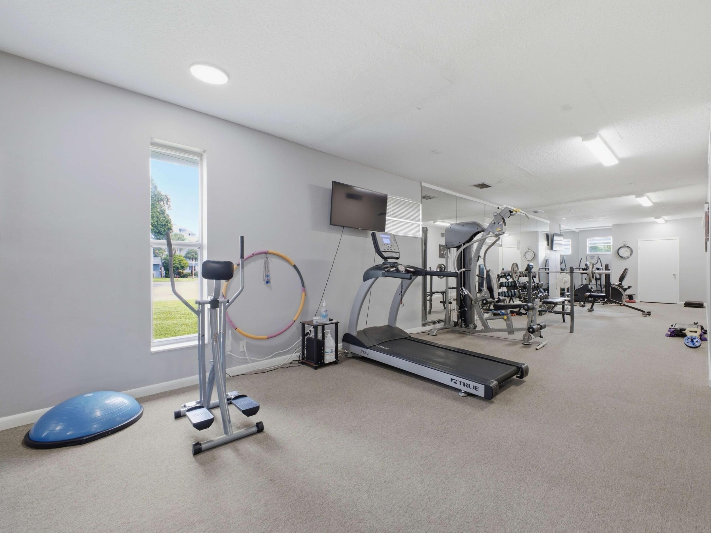 500 Executive Center Dr 5M - Gym