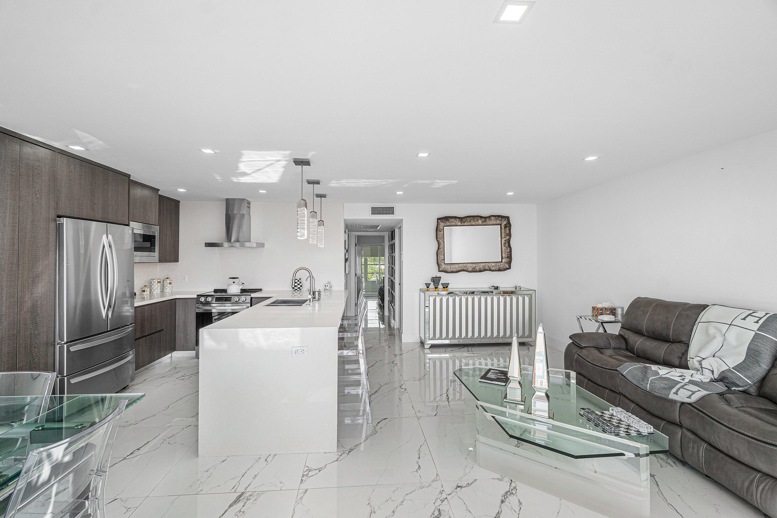 004-4017NewcastleA-BocaRaton-FL-33434-SM