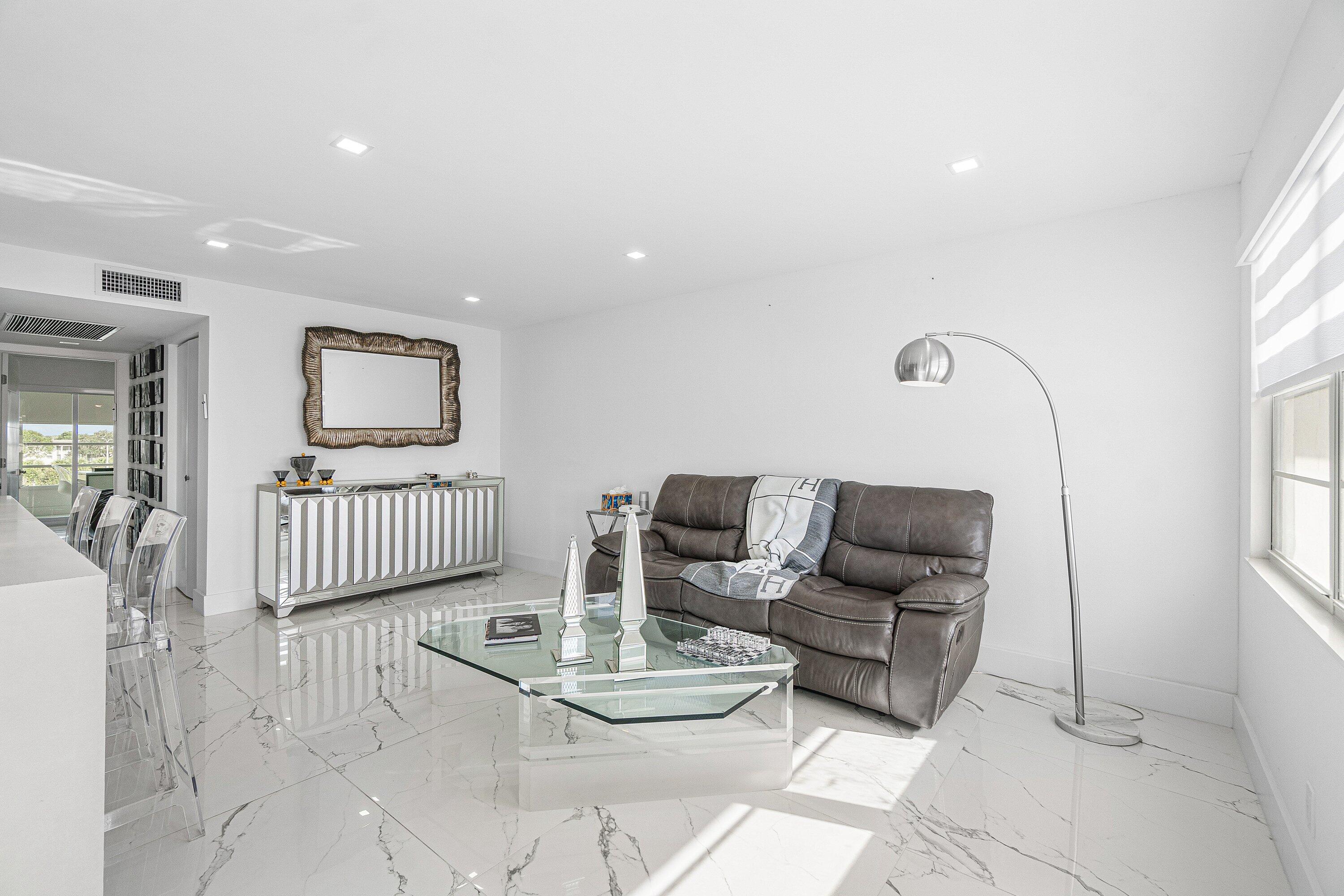 006-4017NewcastleA-BocaRaton-FL-33434-SM