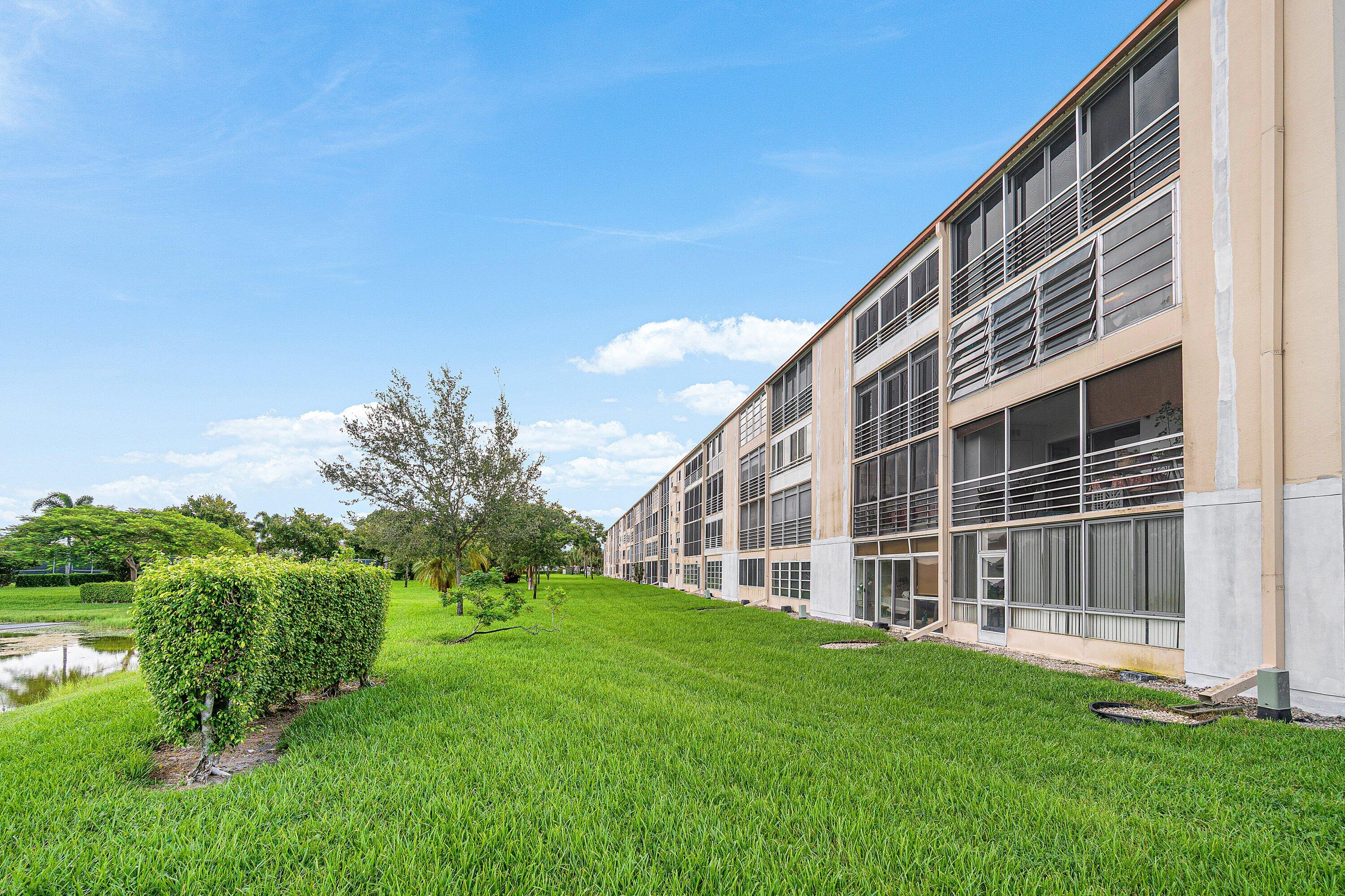 037-4017NewcastleA-BocaRaton-FL-33434-SM