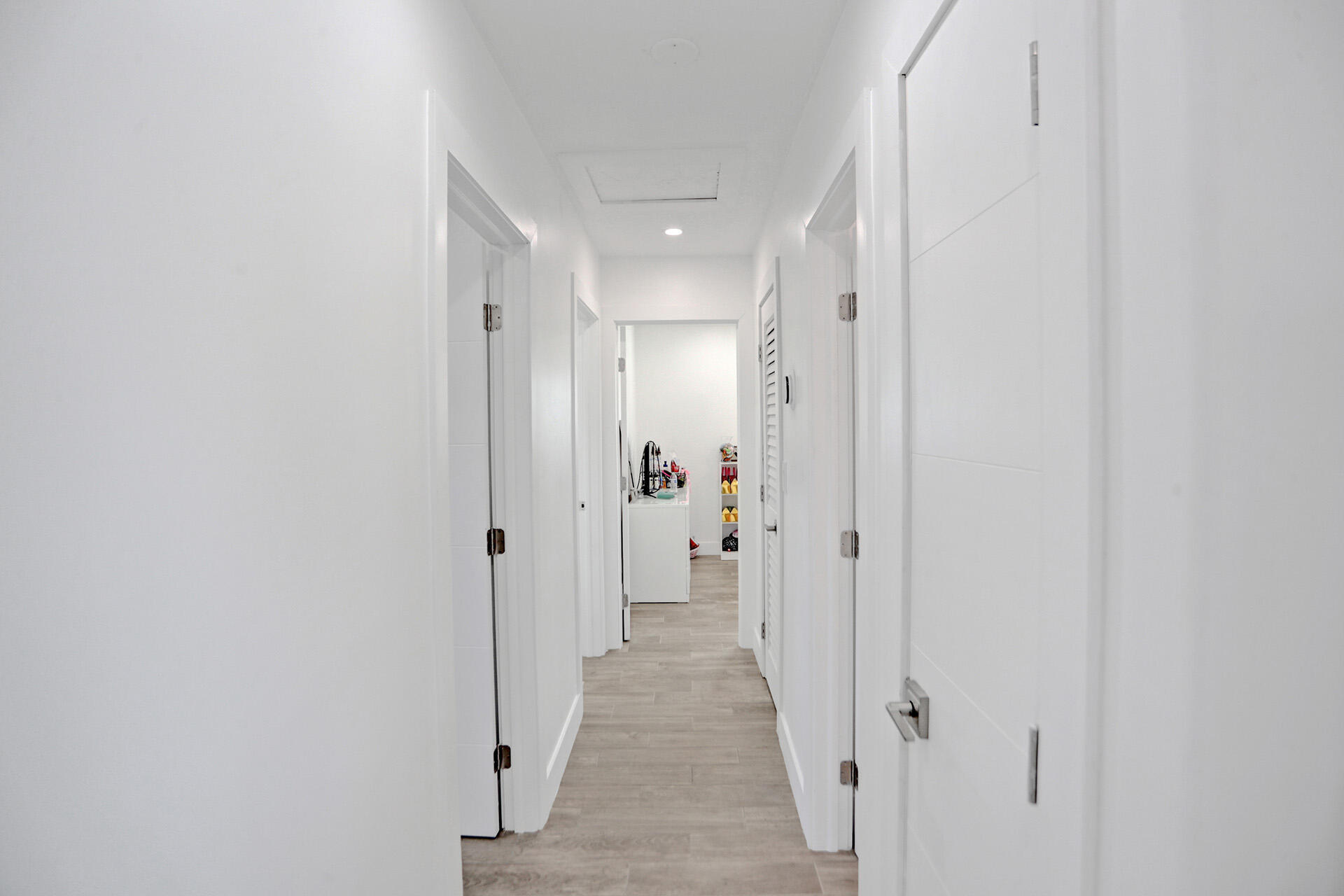 23 - hallway from living room