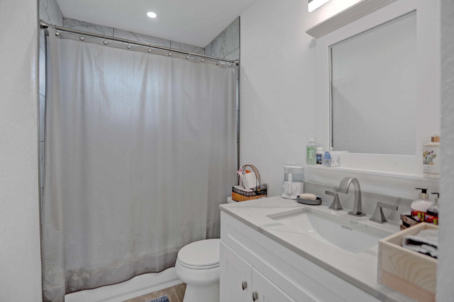 29 - bathroom 2