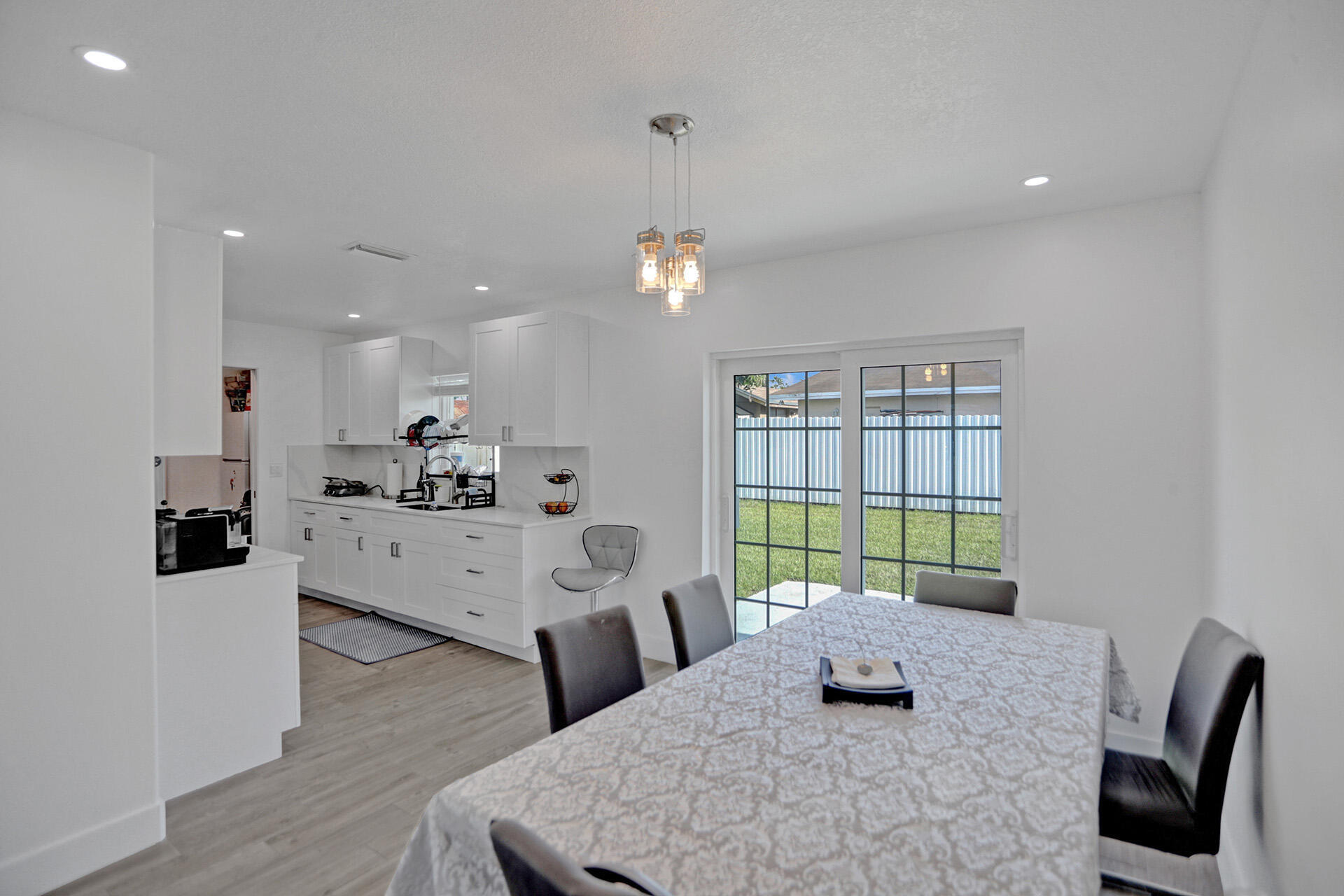 11 - dining room & kitchen
