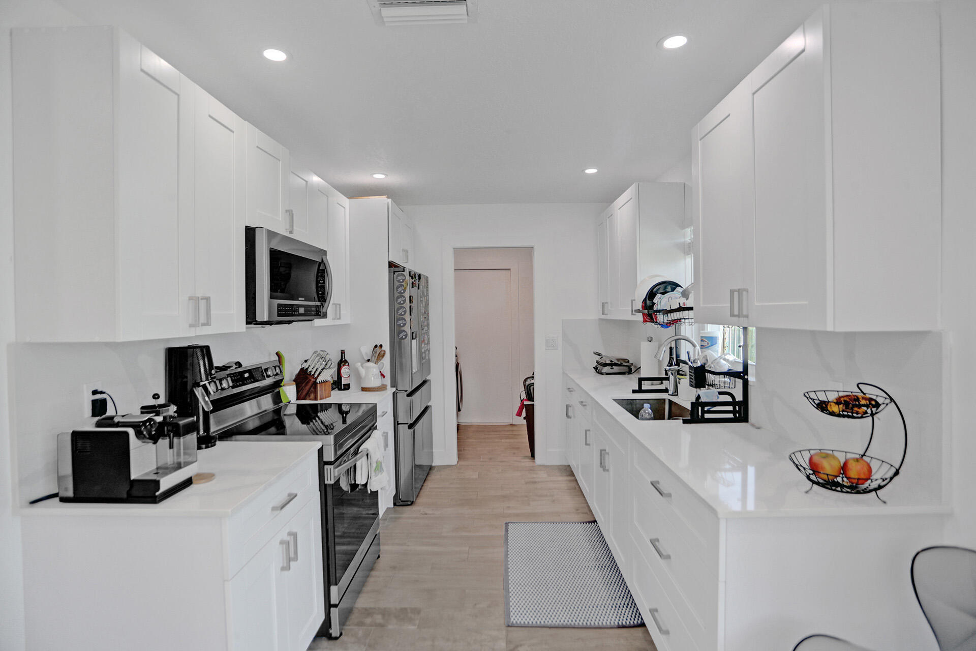 14 - kitchen