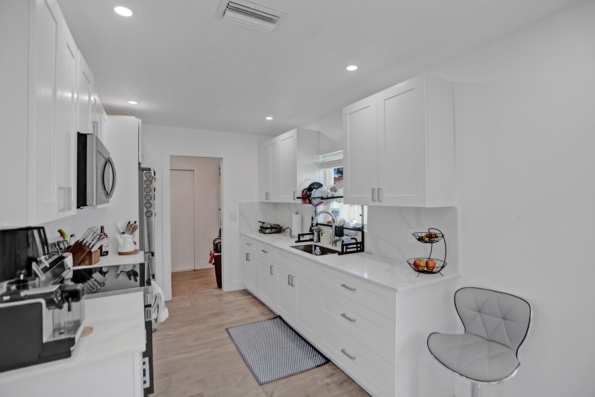 15 - kitchen