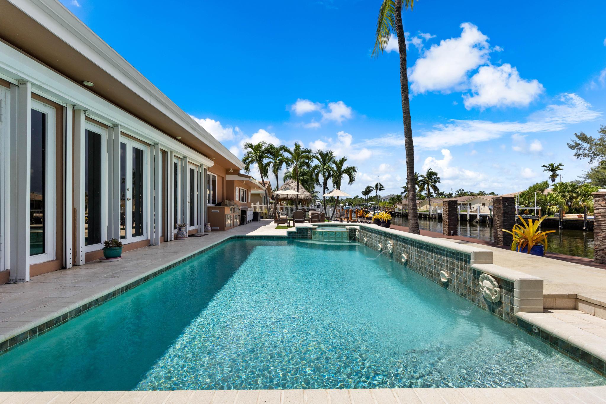 Back Yard Pool & Jacuzzi