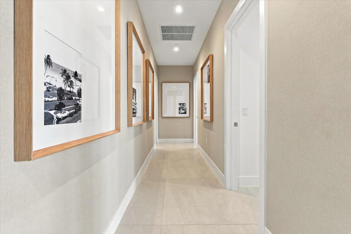Foyer to guest suite