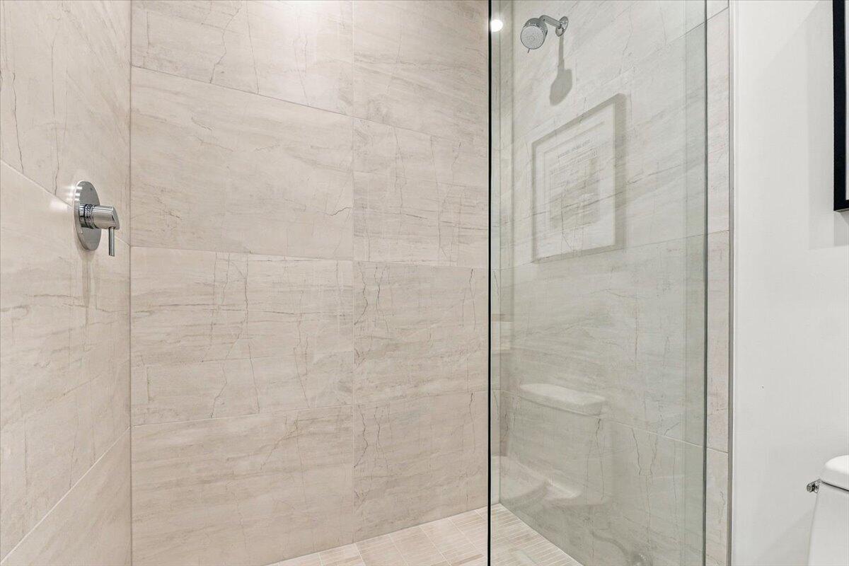 Guest suite 1- Bath