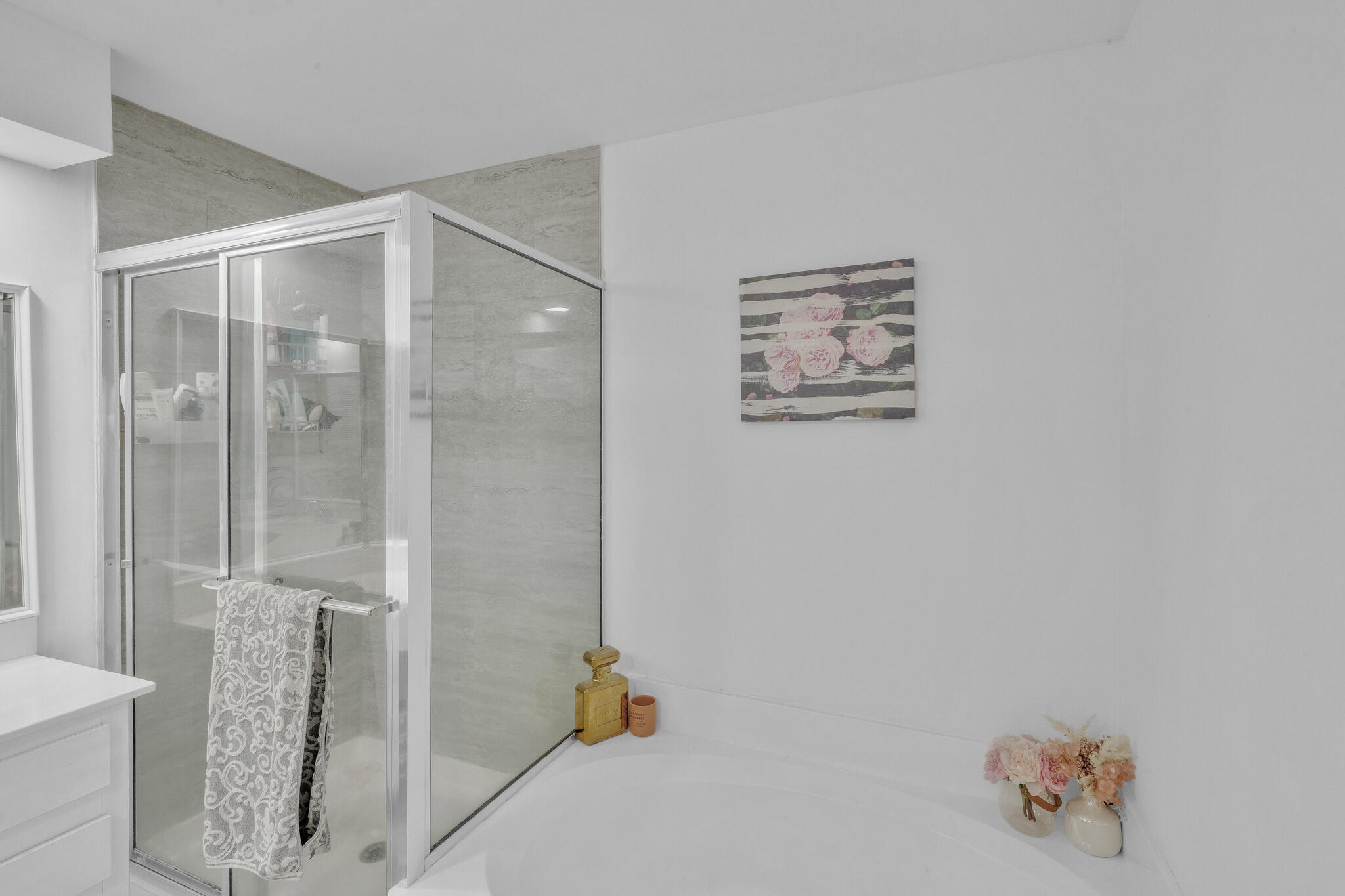 15 Primary Bathroom (2)