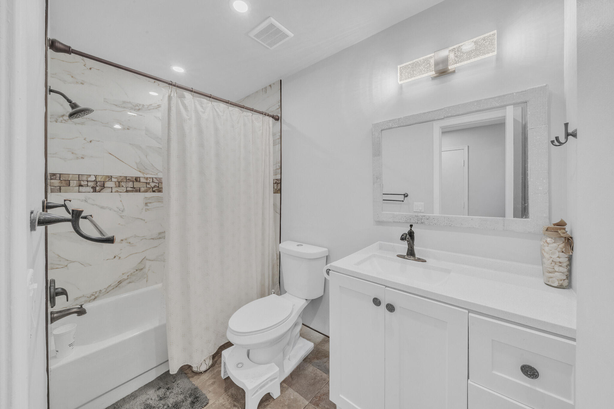 12 Guest bathroom (2)